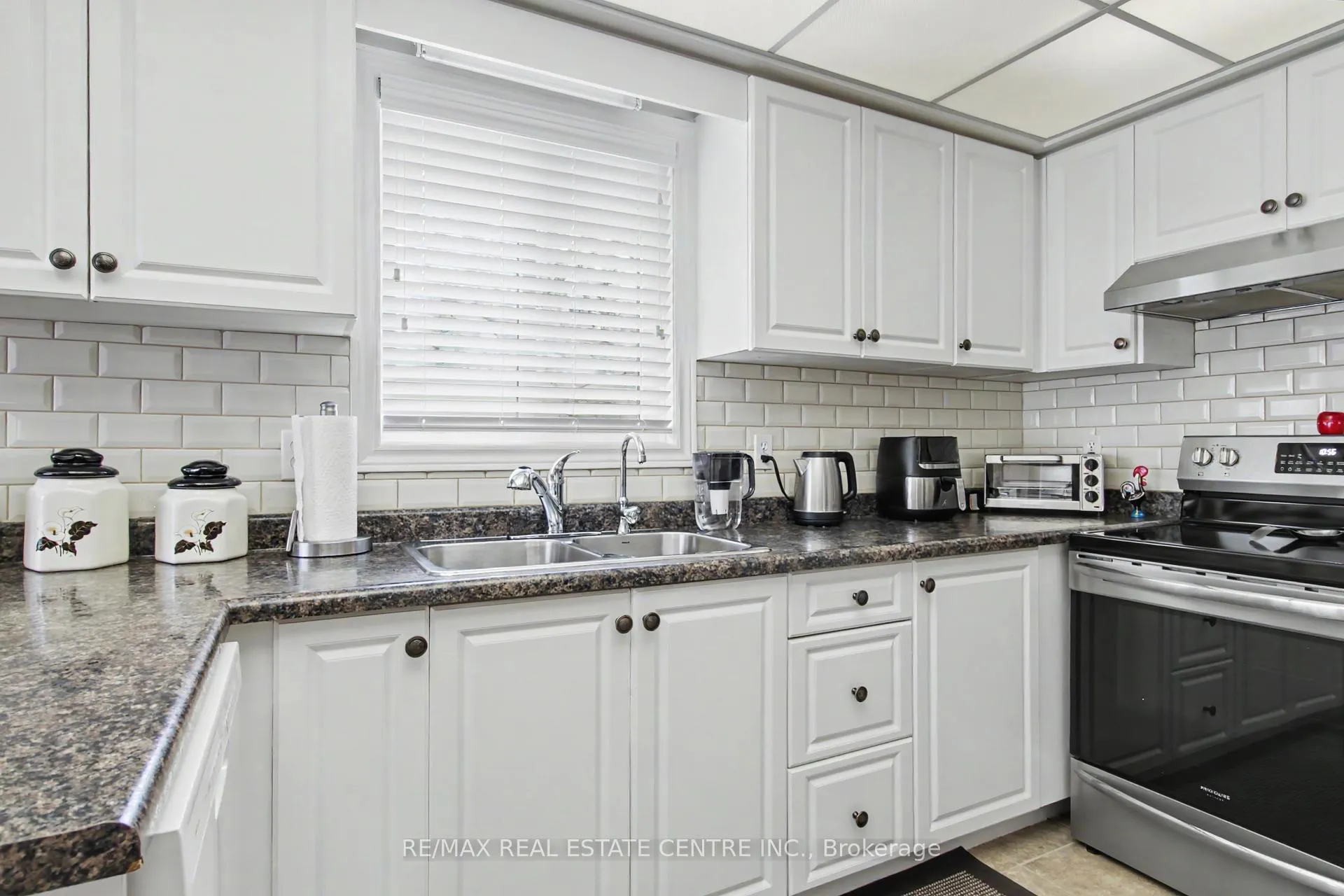 Photo 10 of 98 Beasley Crescent, Cambridge — HOMEH