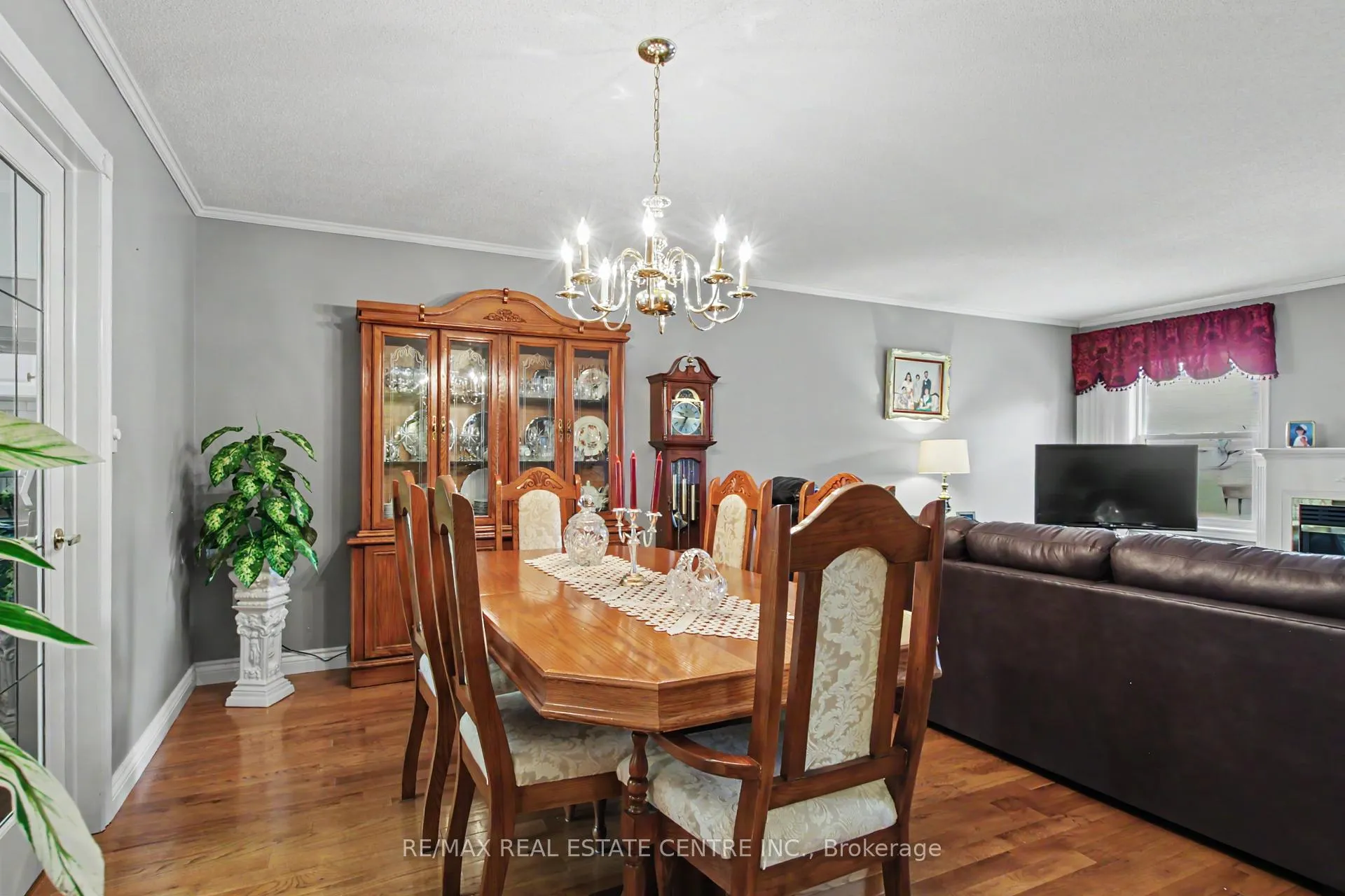 Photo 12 of 98 Beasley Crescent, Cambridge — HOMEH