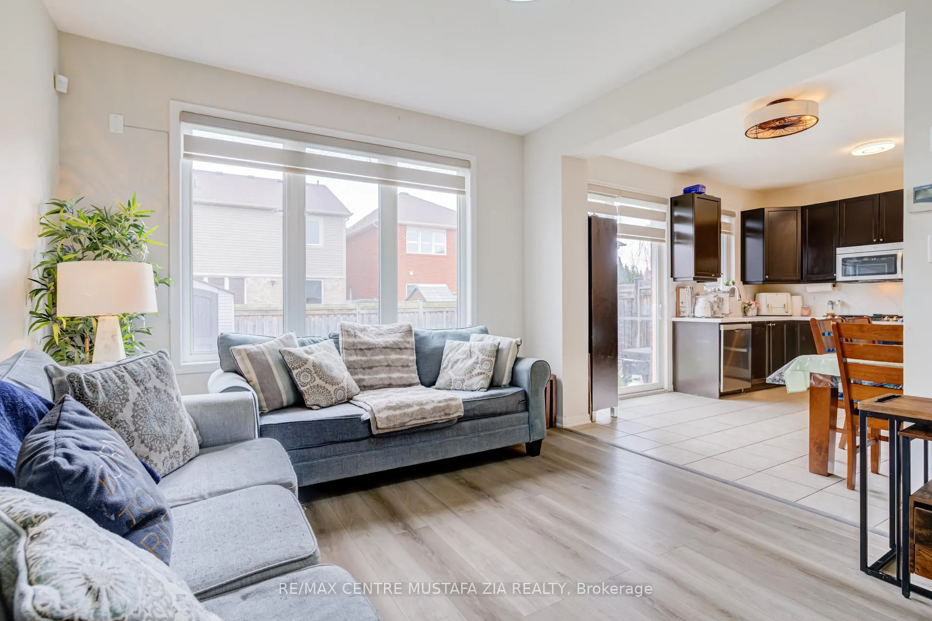 Photo 8 of 321 Gleave Terrace, Milton, Harrison — HOMEH