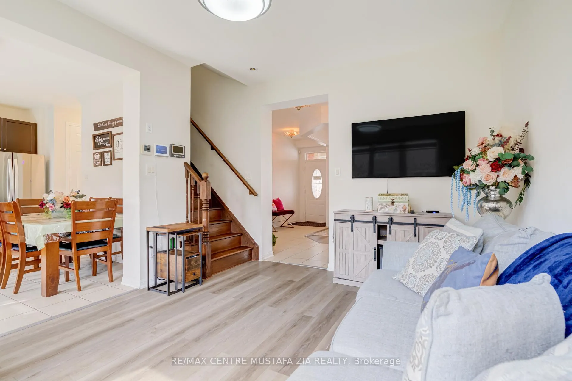 Photo 9 of 321 Gleave Terrace, Milton, Harrison — HOMEH