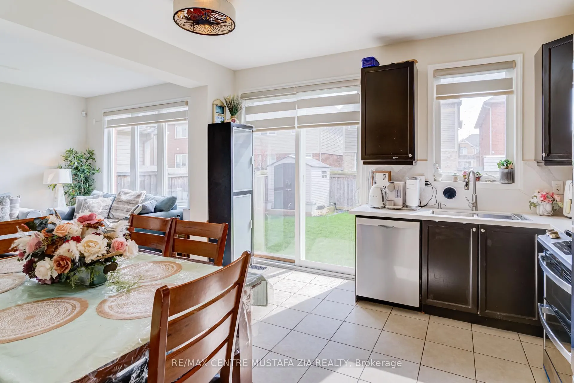 Photo 12 of 321 Gleave Terrace, Milton, Harrison — HOMEH