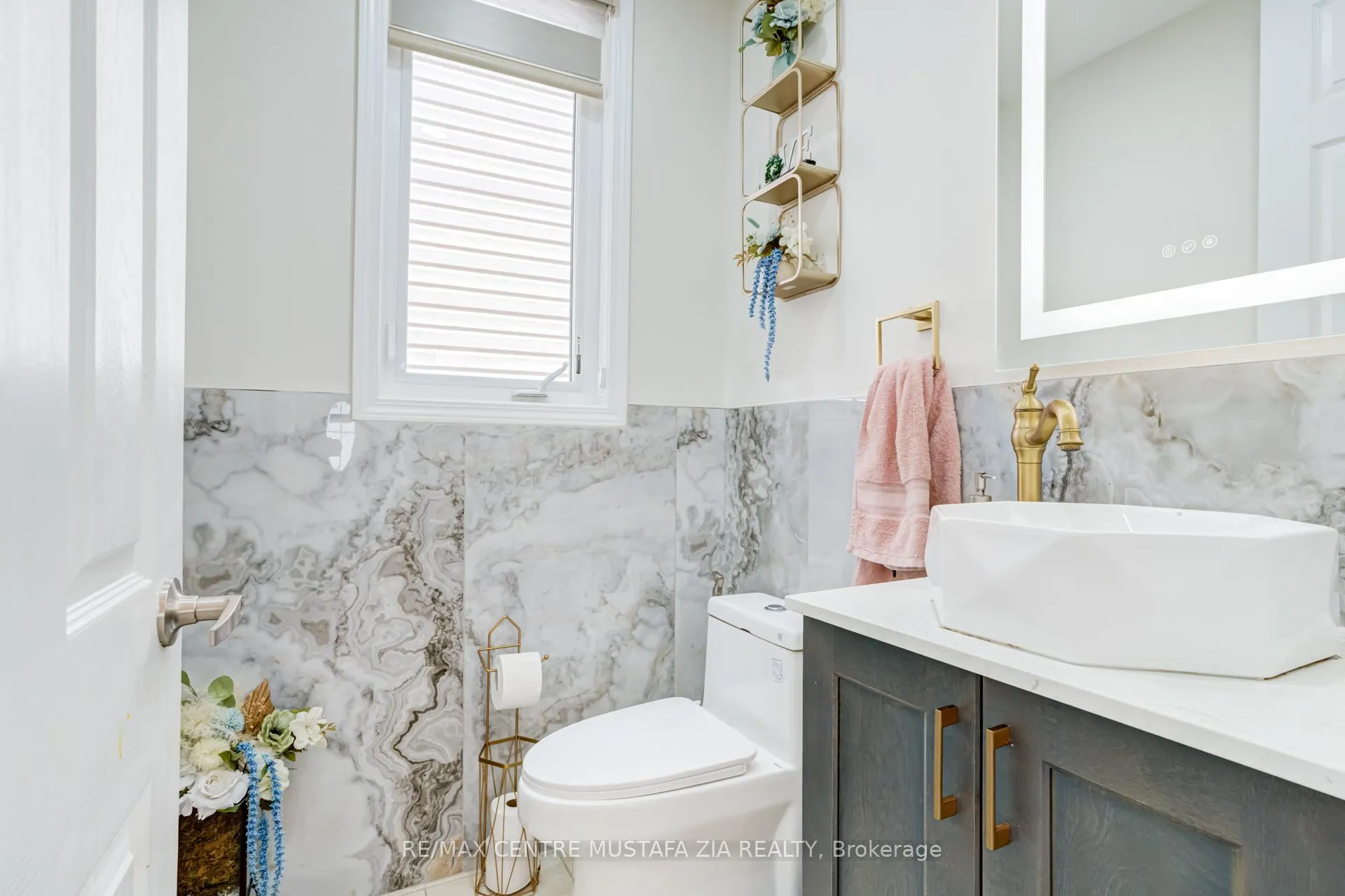 Photo 14 of 321 Gleave Terrace, Milton, Harrison — HOMEH