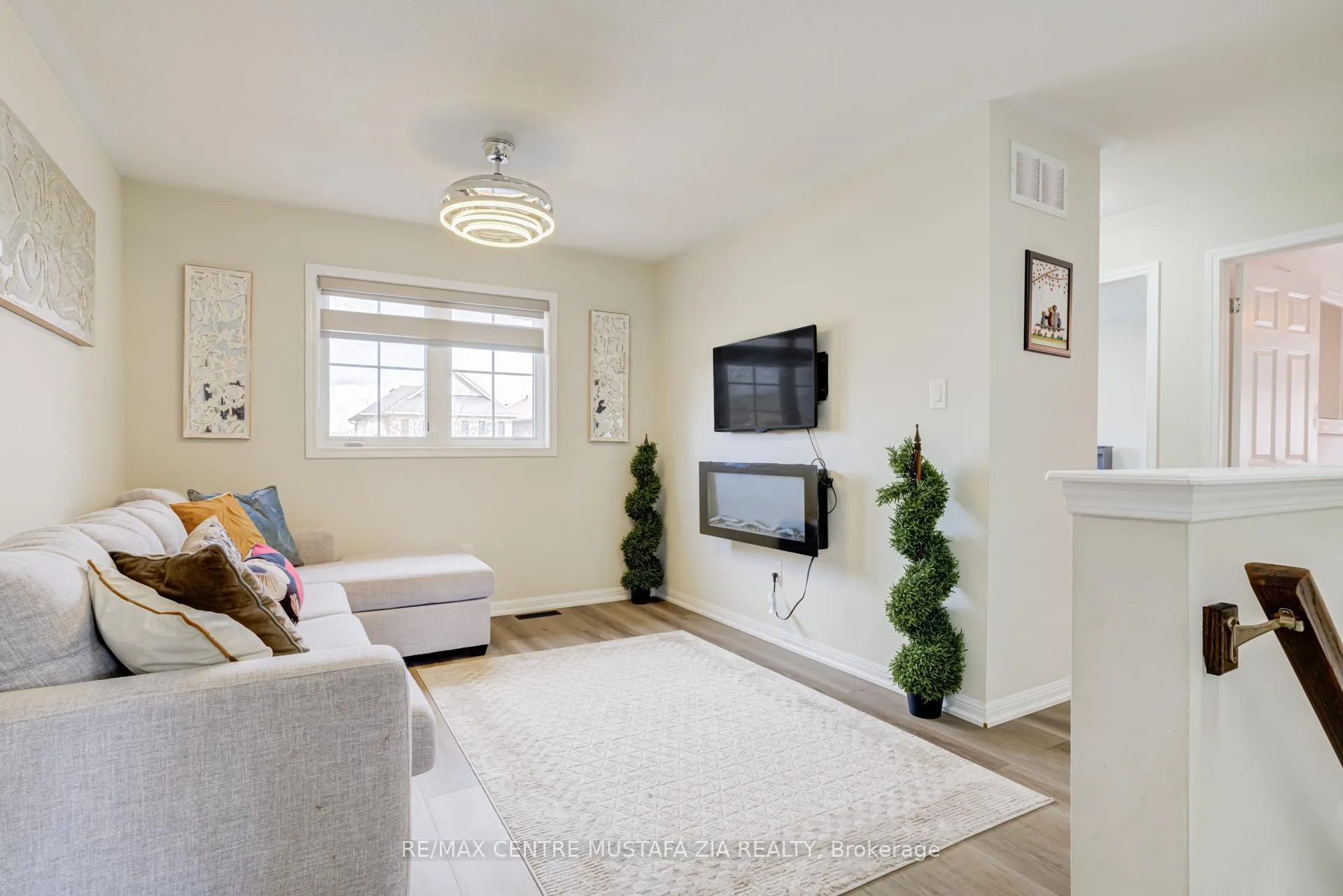 Photo 17 of 321 Gleave Terrace, Milton, Harrison — HOMEH
