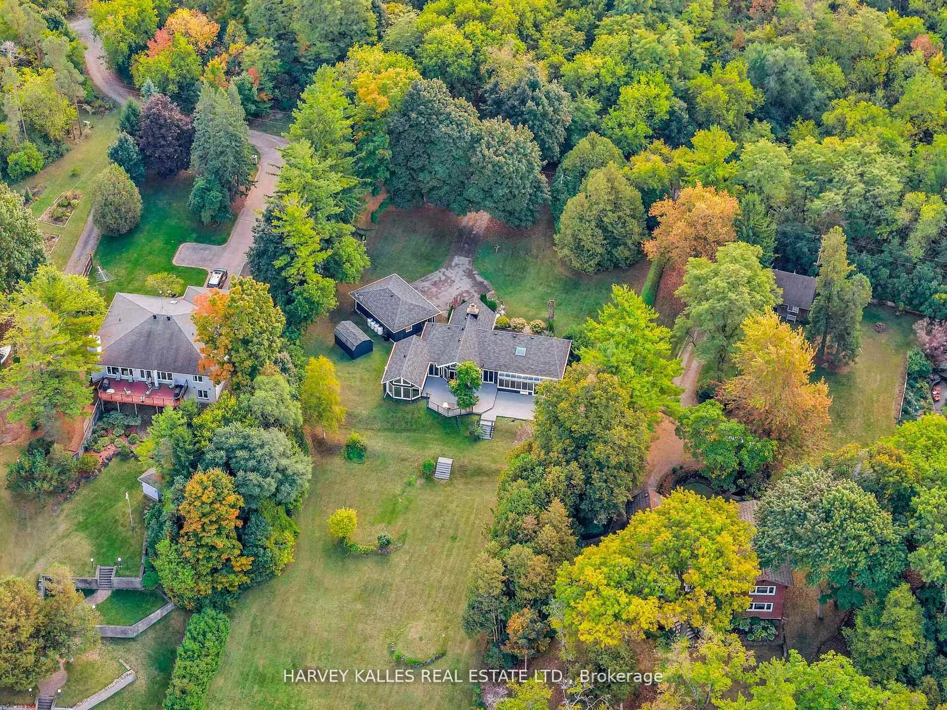 Photo 3 of 8 Oak Drive, Puslinch, Puslinch Lake Settlement Areas — HOMEH