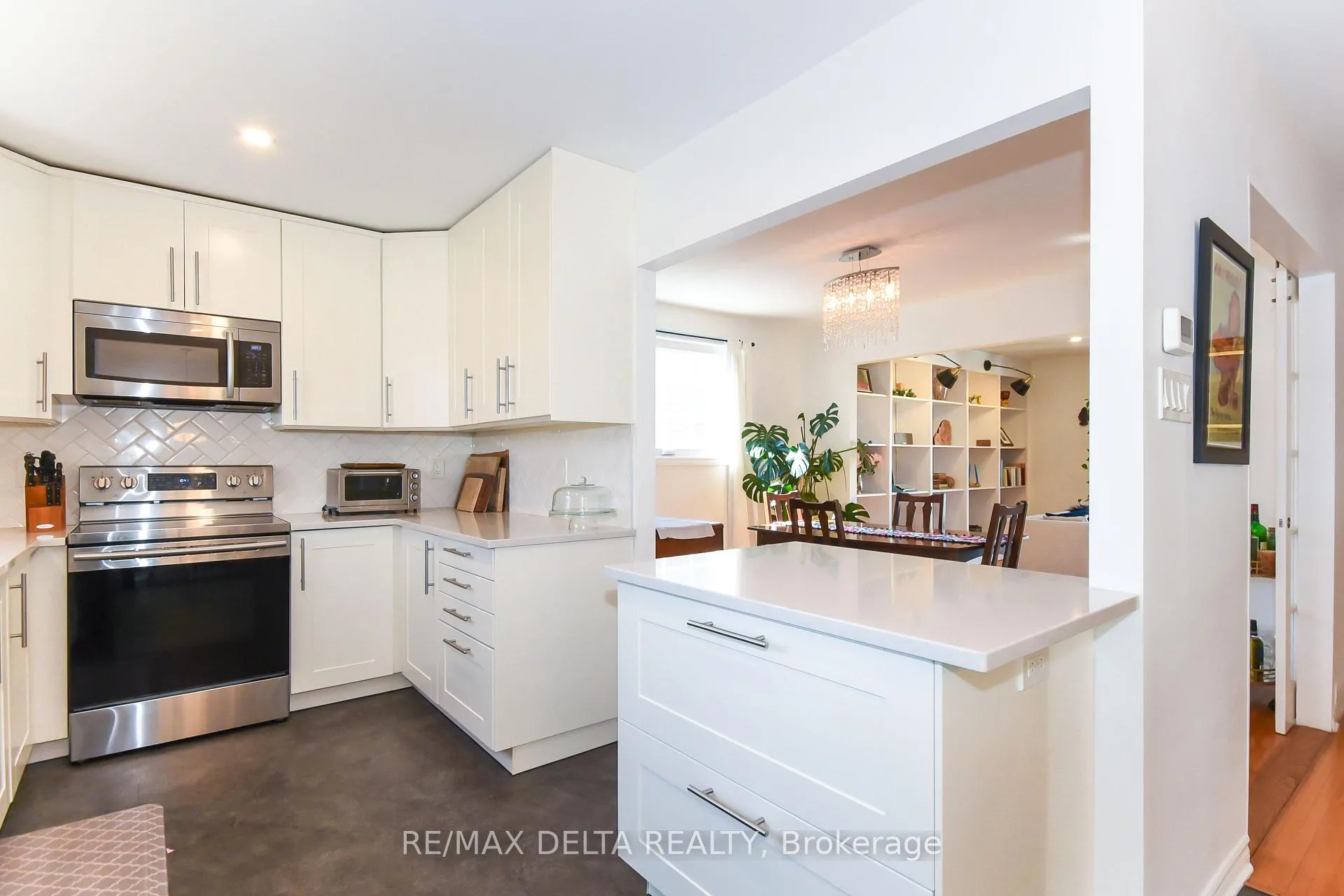 Photo 11 of 13 Parklane Court, Ottawa, Blackburn Hamlet — HOMEH