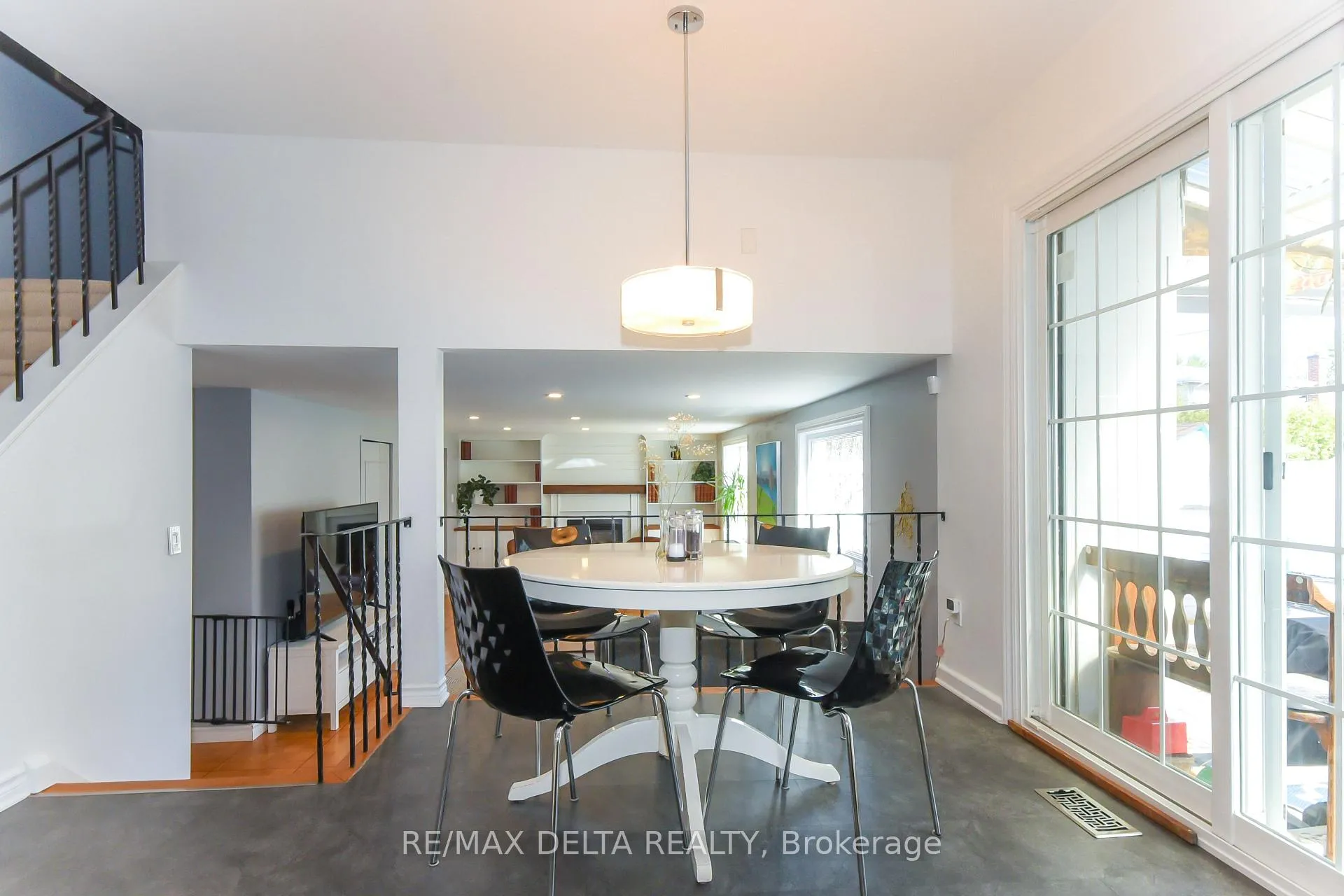 Photo 13 of 13 Parklane Court, Ottawa, Blackburn Hamlet — HOMEH