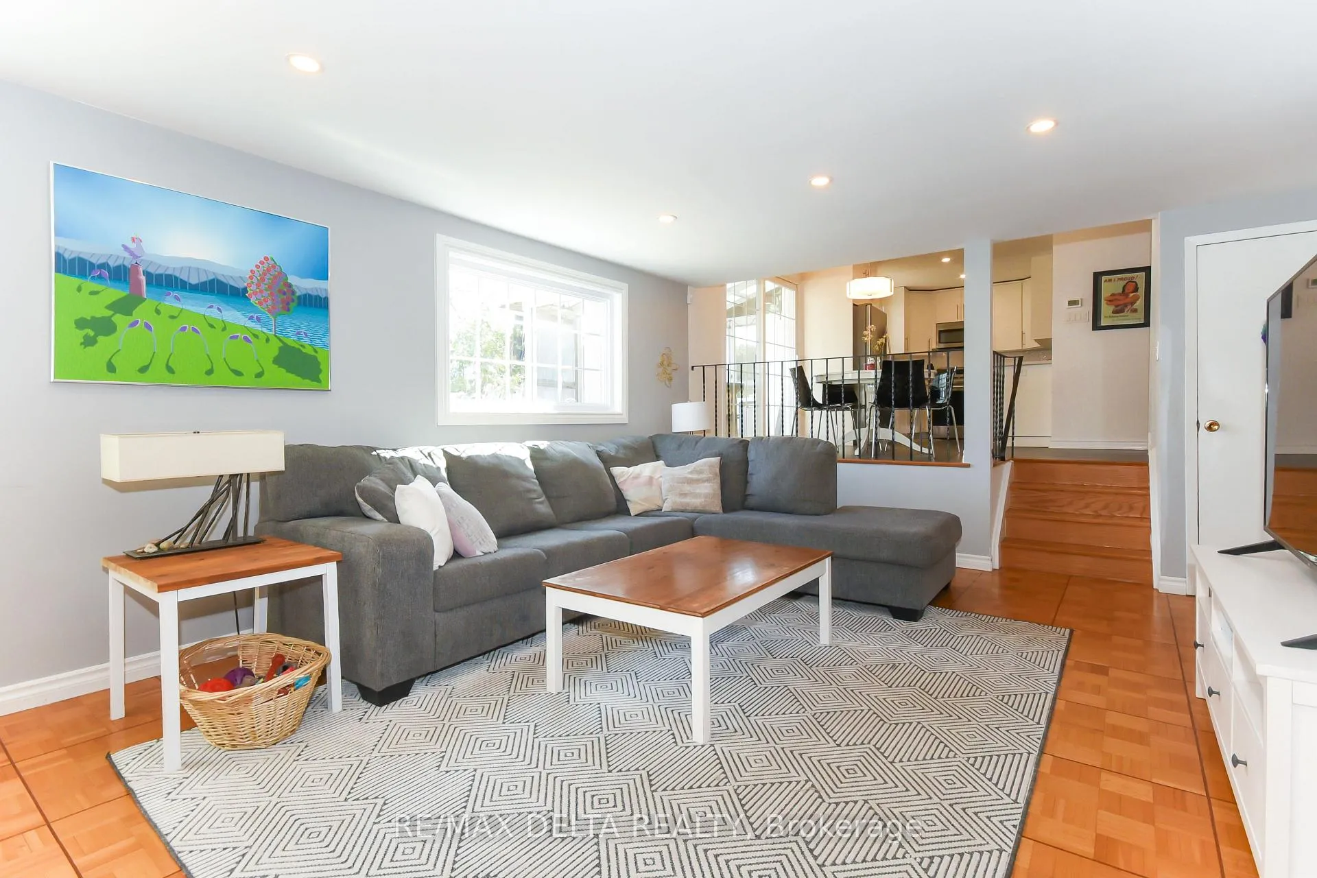 Photo 16 of 13 Parklane Court, Ottawa, Blackburn Hamlet — HOMEH