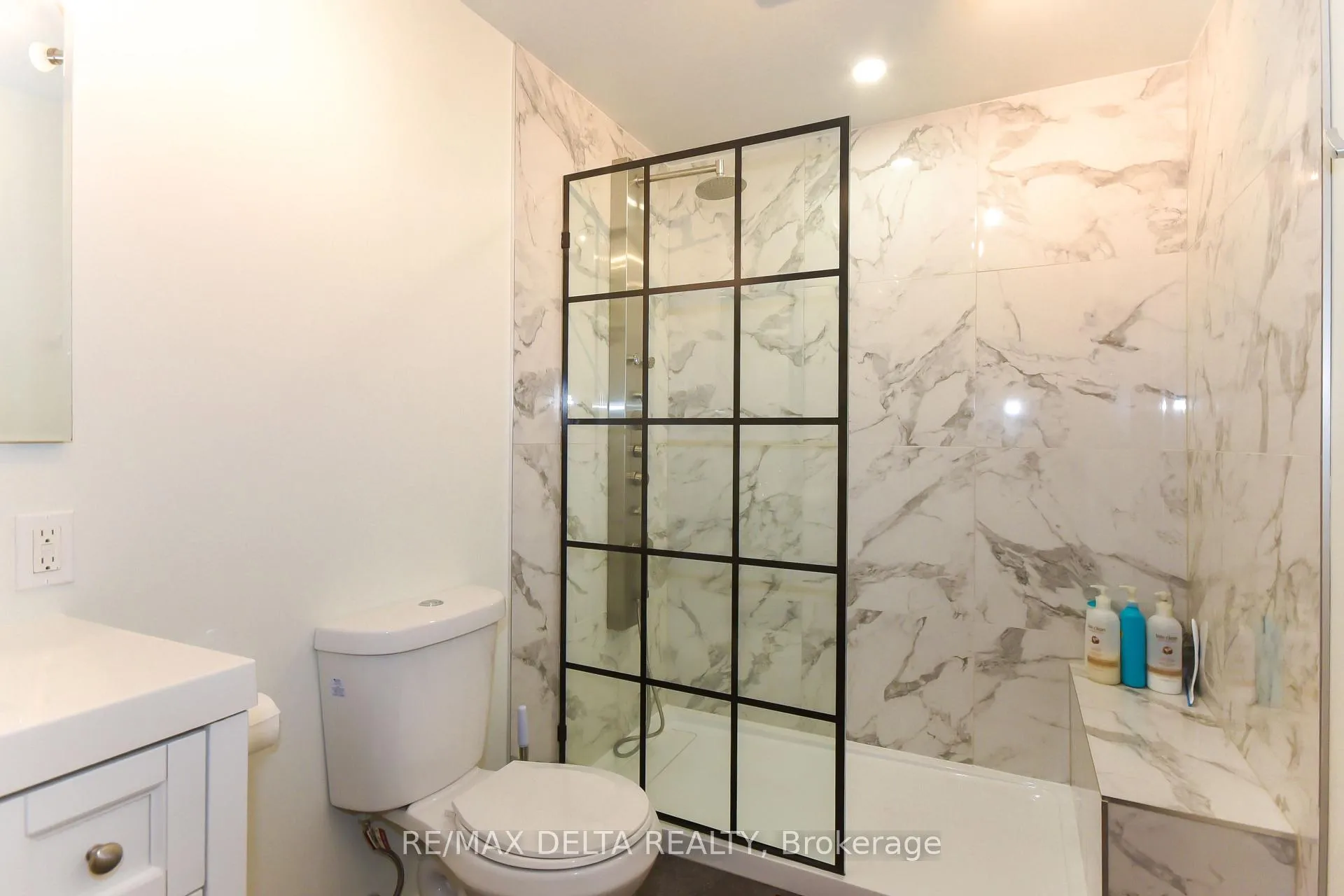 Photo 28 of 13 Parklane Court, Ottawa, Blackburn Hamlet — HOMEH