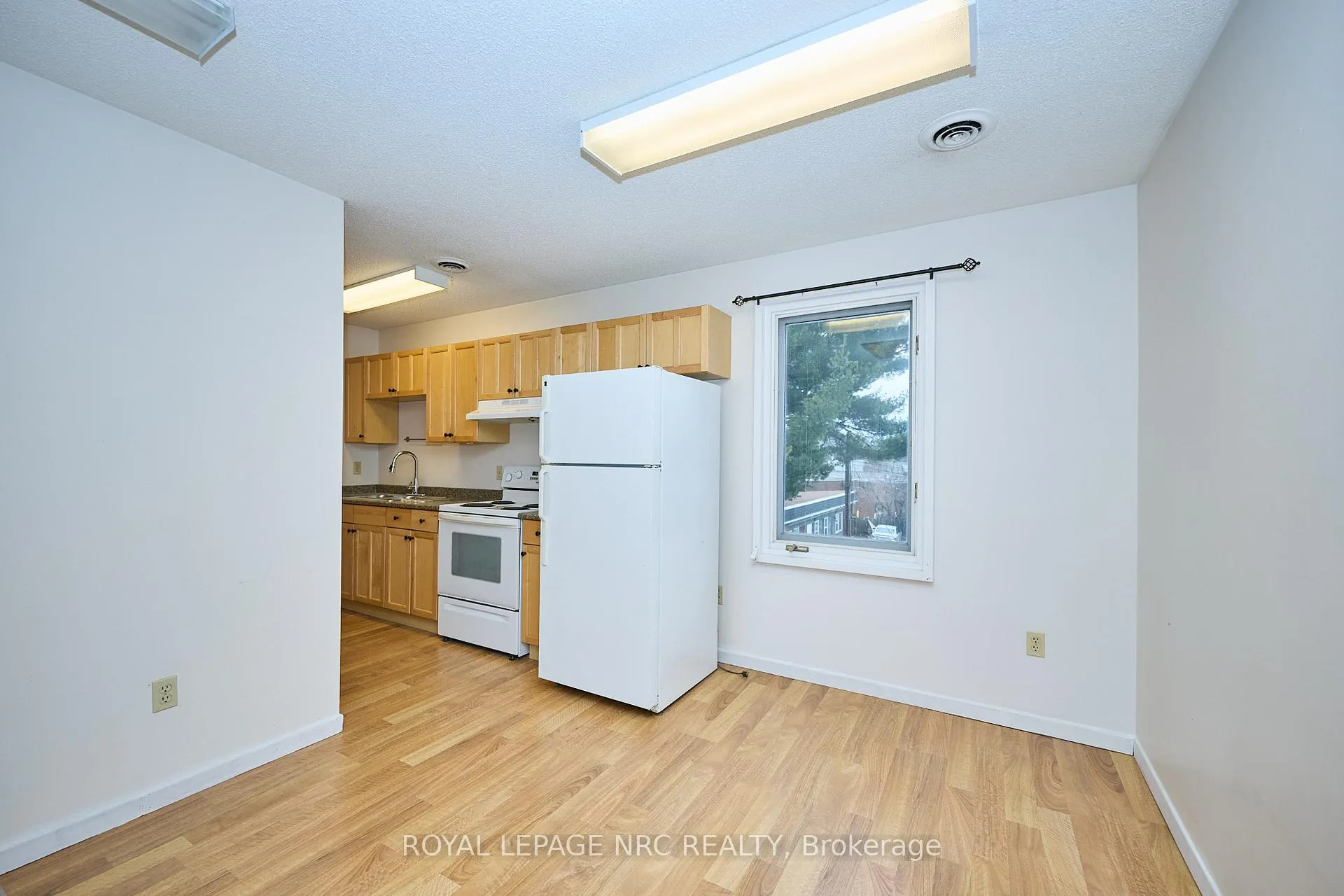 Photo 30 of 8 Clark Street, St. Catharines, Downtown — HOMEH