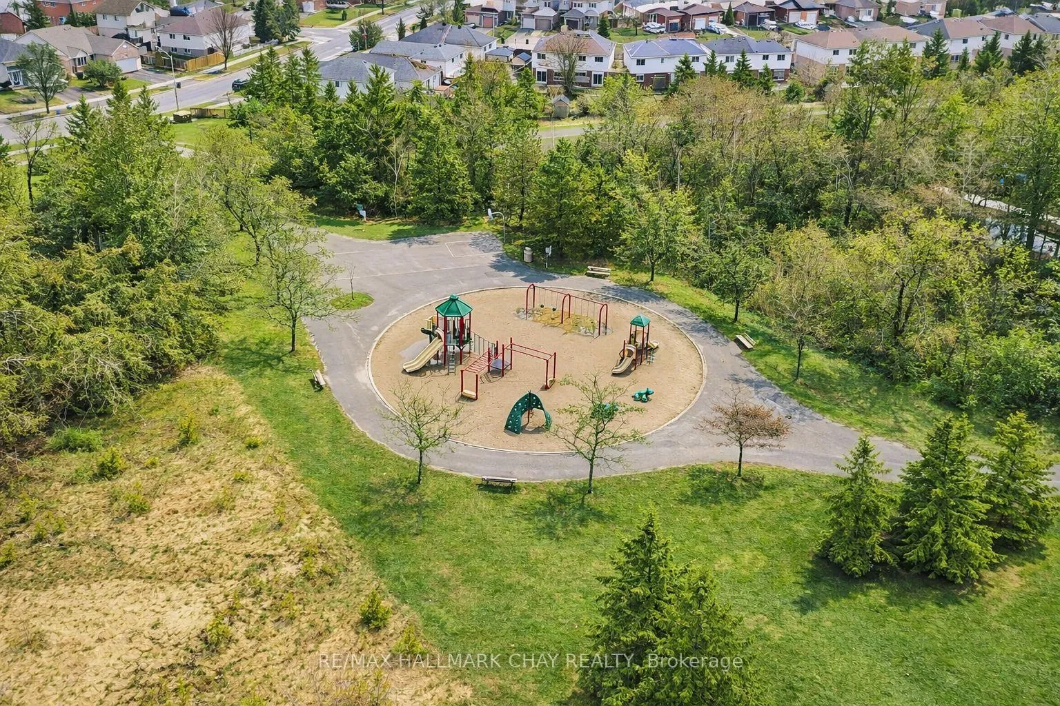 Photo 44 of 120 Herrell Avenue, Barrie, Painswick North — HOMEH
