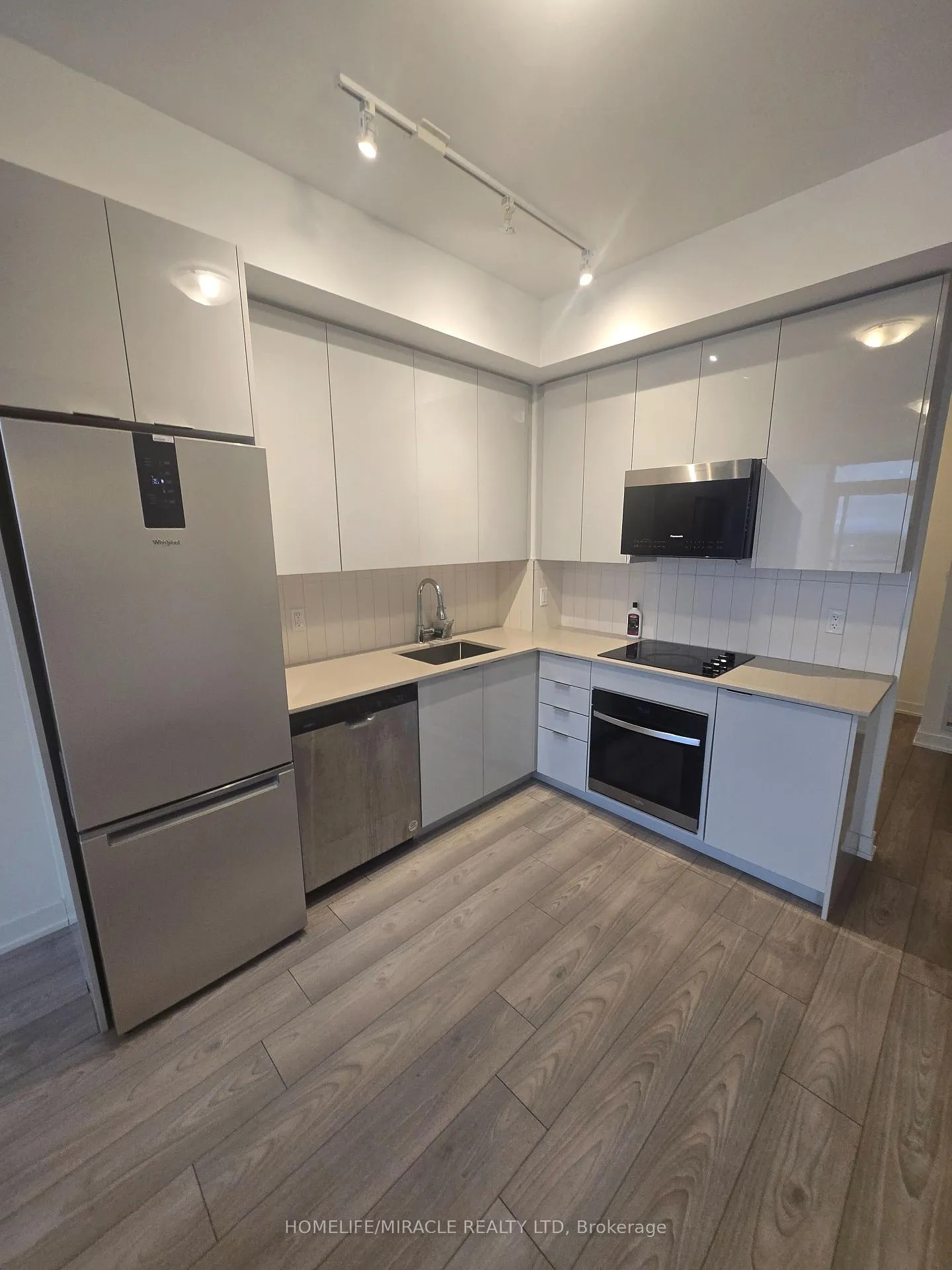 Photo 2 of Unit 1521, 10 Abeja Street, Vaughan, Concord — HOMEH