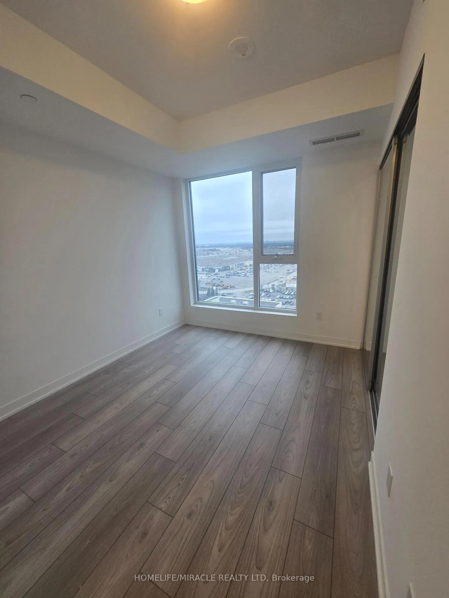 Photo 4 of Unit 1521, 10 Abeja Street, Vaughan, Concord — HOMEH