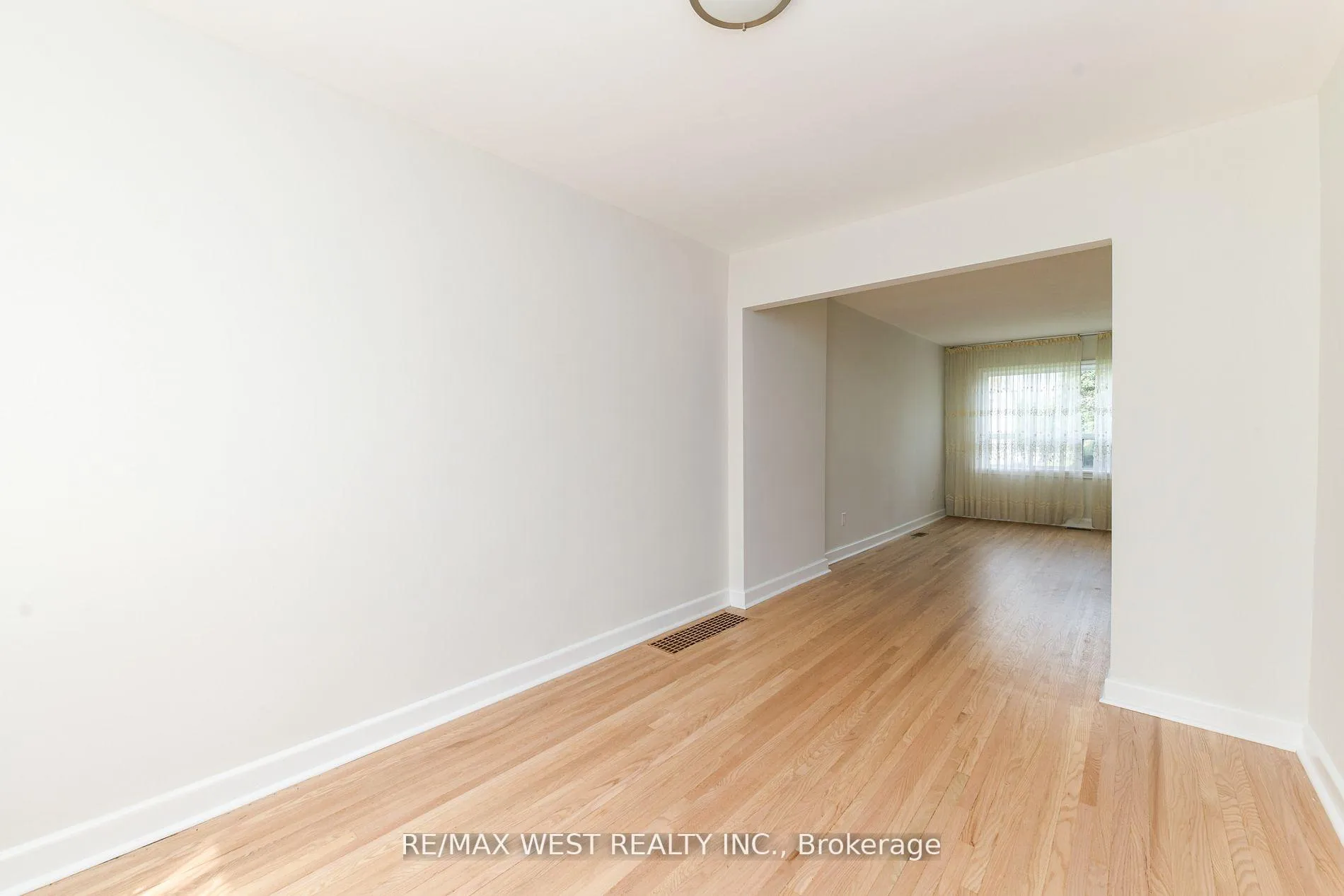 Photo 10 of 83 East Drive, Toronto, Rockcliffe-Smythe — HOMEH