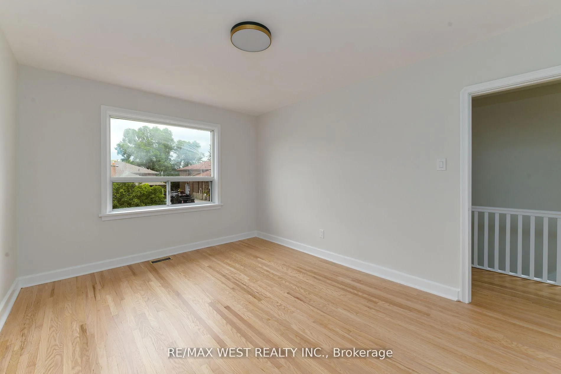 Photo 20 of 83 East Drive, Toronto, Rockcliffe-Smythe — HOMEH