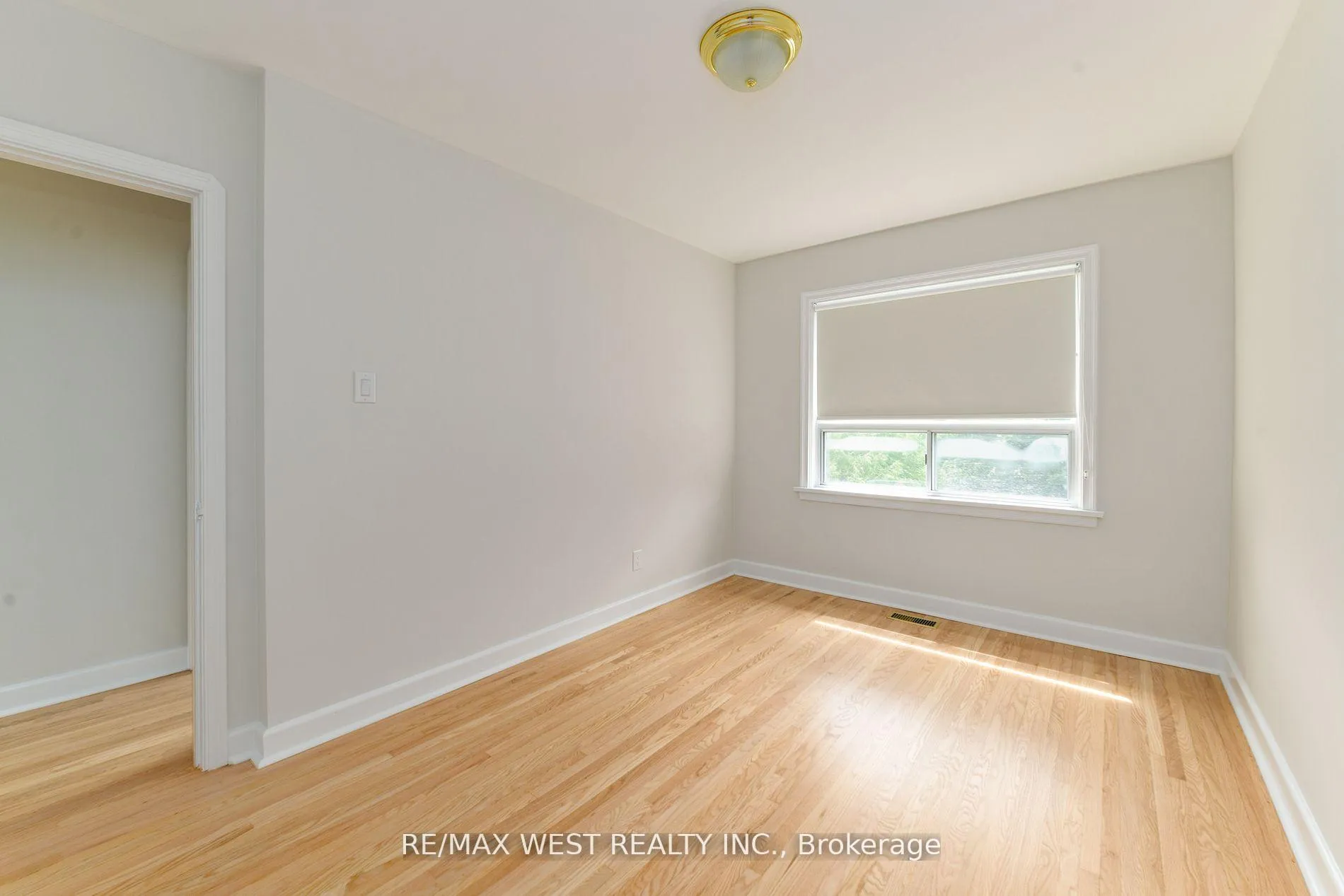 Photo 22 of 83 East Drive, Toronto, Rockcliffe-Smythe — HOMEH