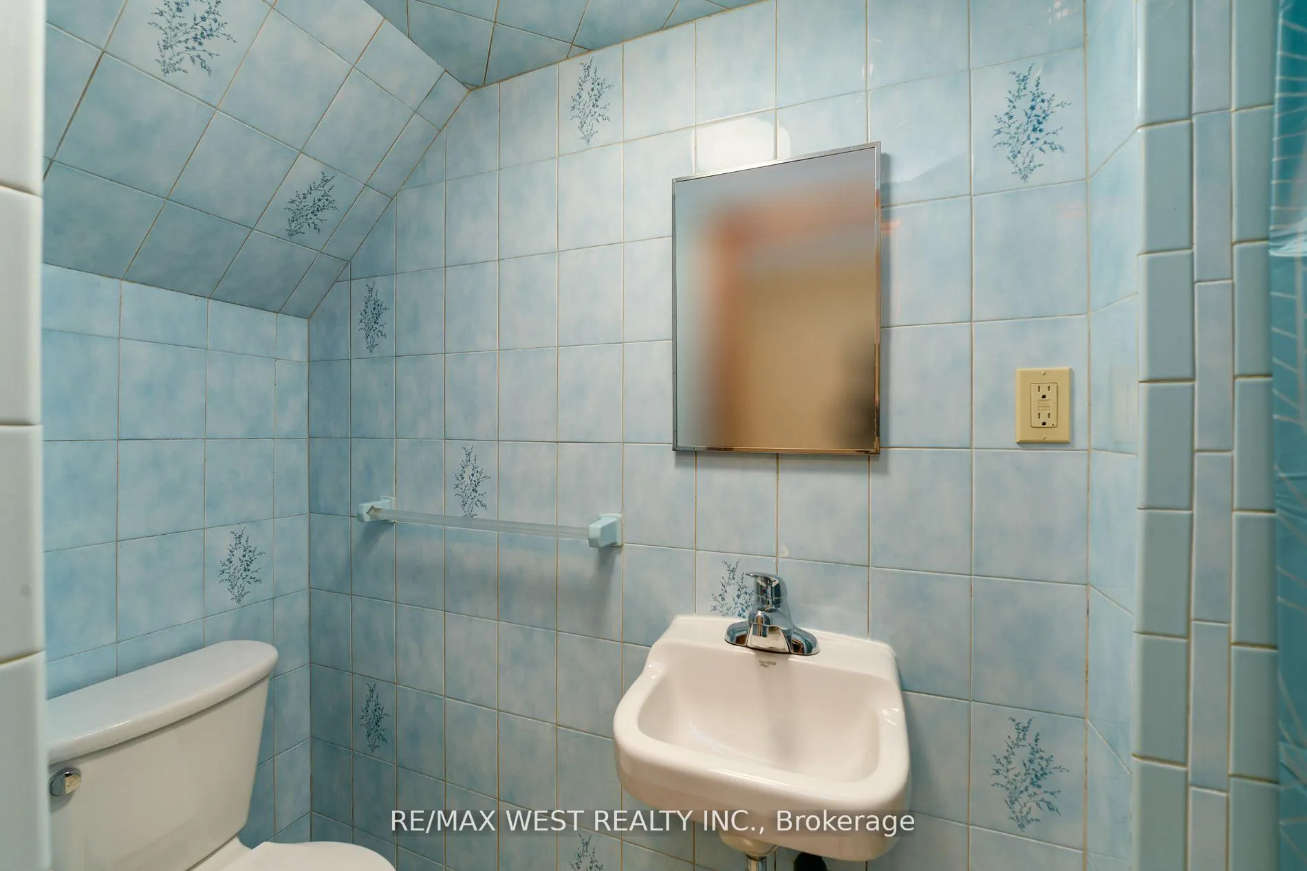 Photo 28 of 83 East Drive, Toronto, Rockcliffe-Smythe — HOMEH