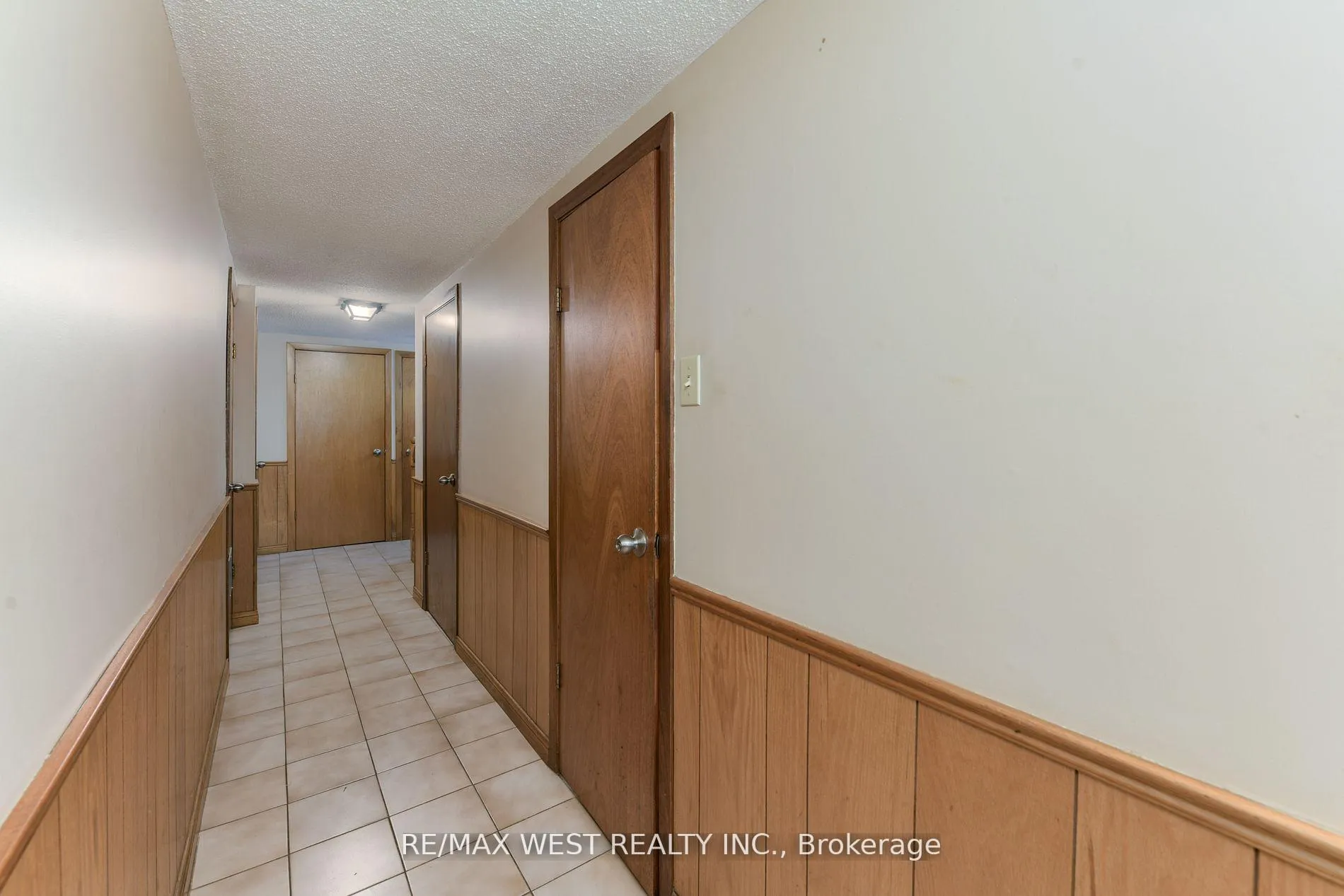 Photo 31 of 83 East Drive, Toronto, Rockcliffe-Smythe — HOMEH