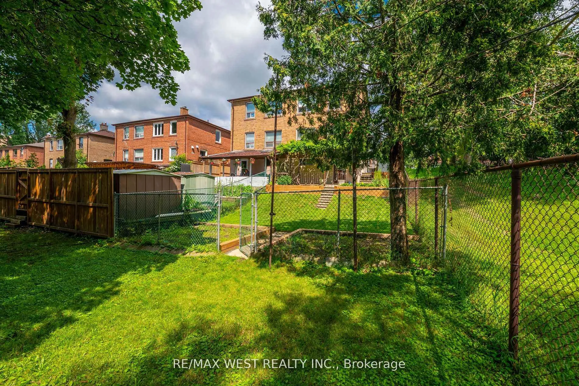 Photo 39 of 83 East Drive, Toronto, Rockcliffe-Smythe — HOMEH
