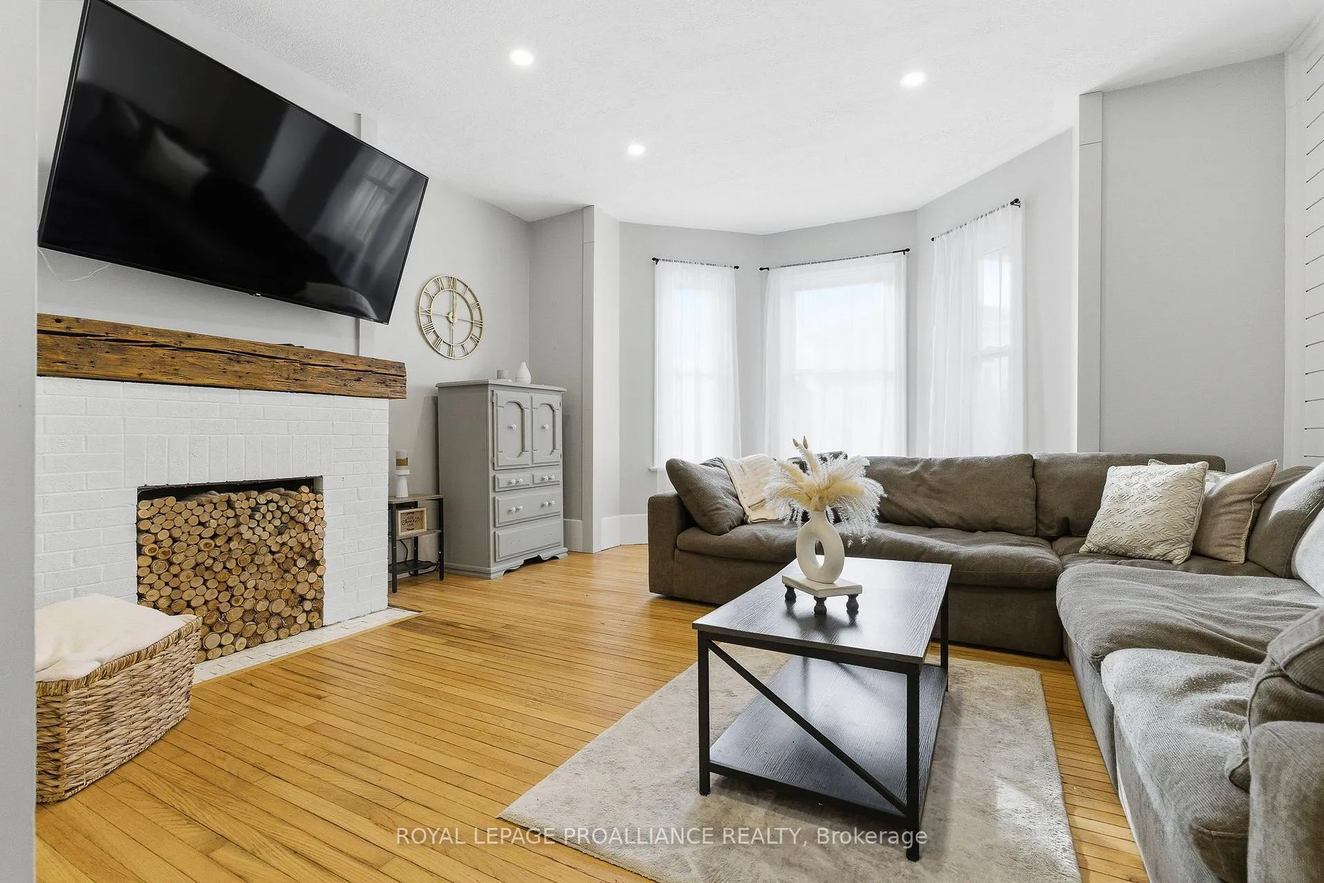 Photo 4 of 300 George Street, Cobourg — HOMEH