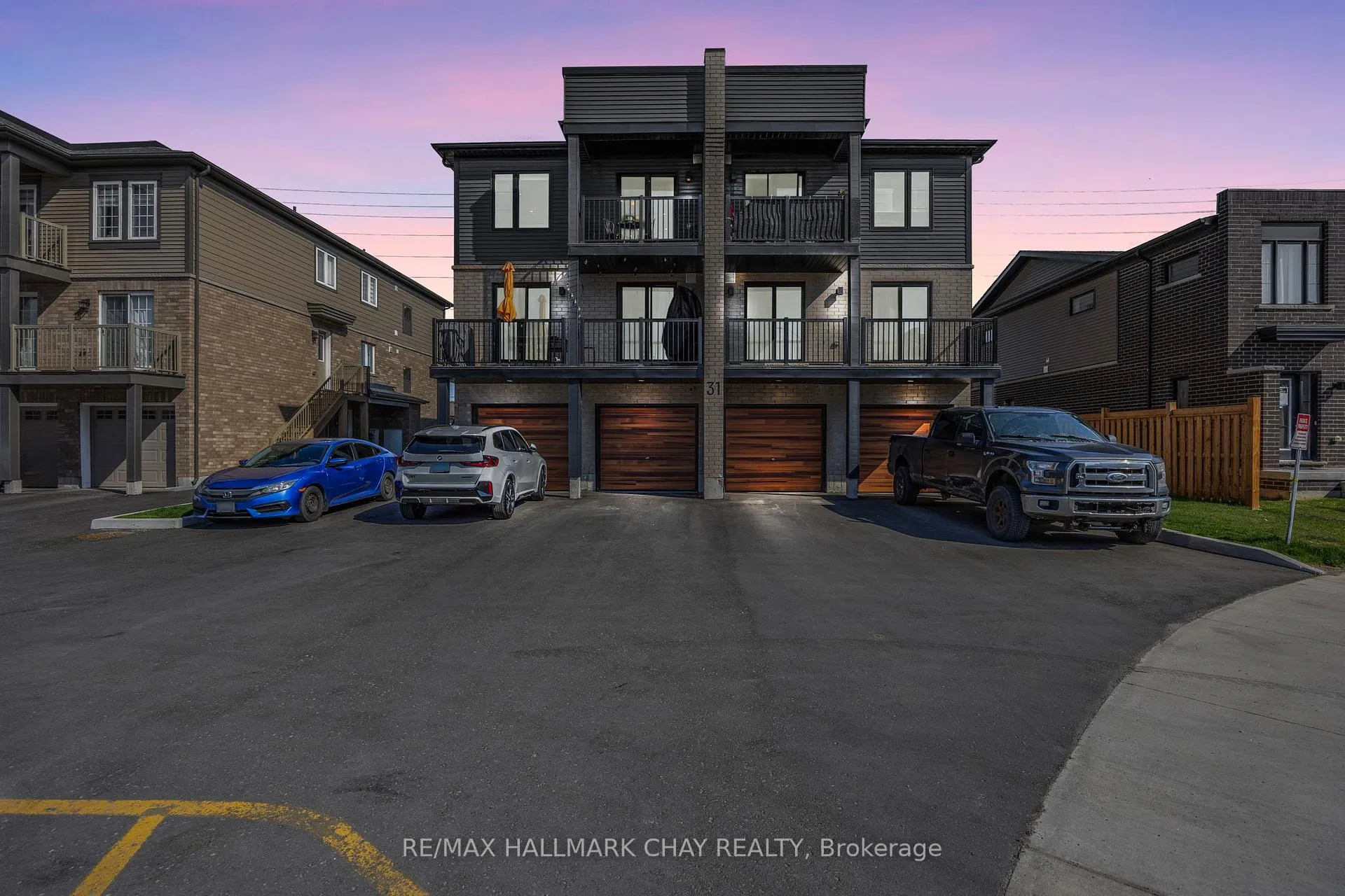 Photo 1 of Unit 9, 31 Pumpkin Corner Crescent, Barrie, Innis-Shore — HOMEH