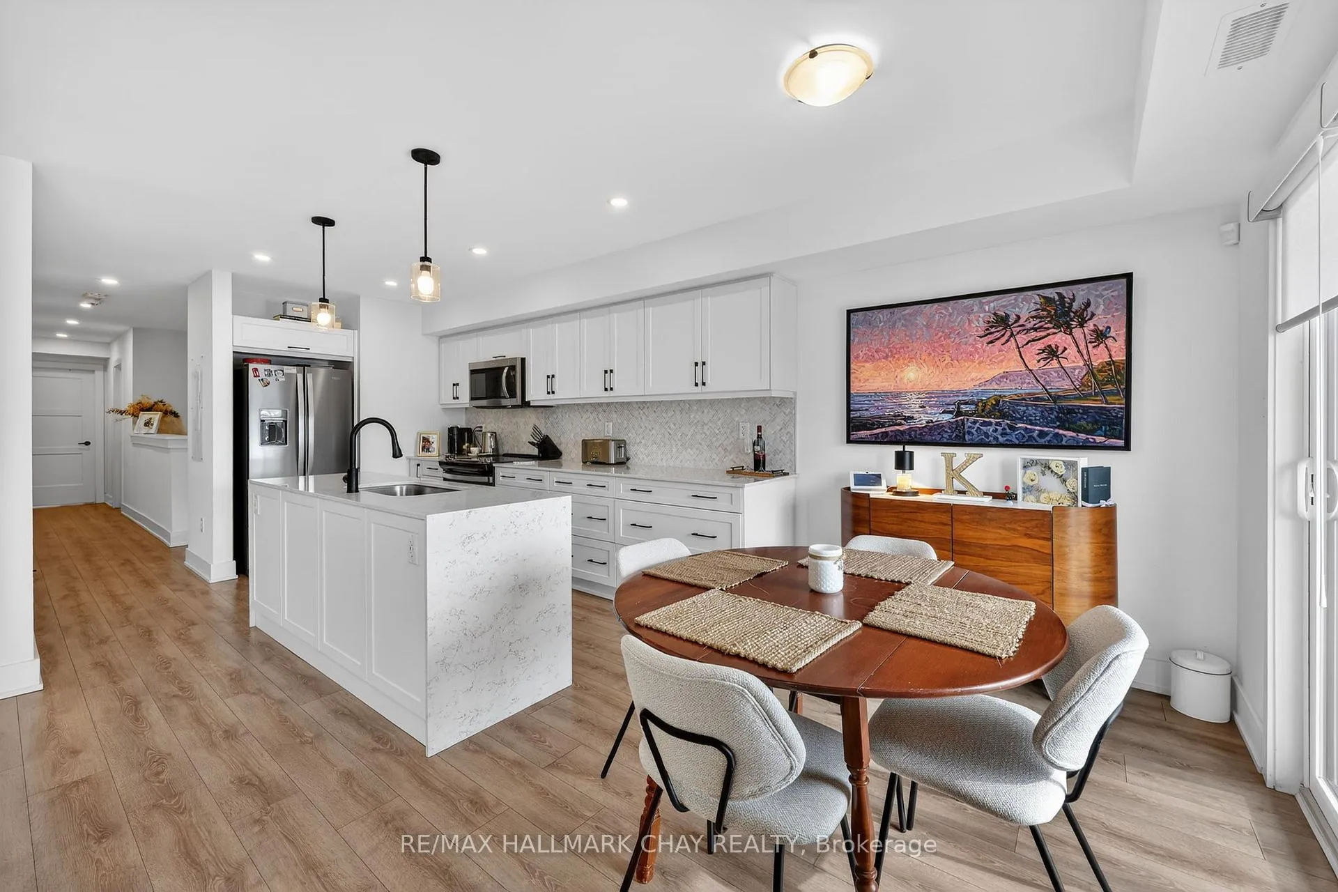 Photo 5 of Unit 9, 31 Pumpkin Corner Crescent, Barrie, Innis-Shore — HOMEH