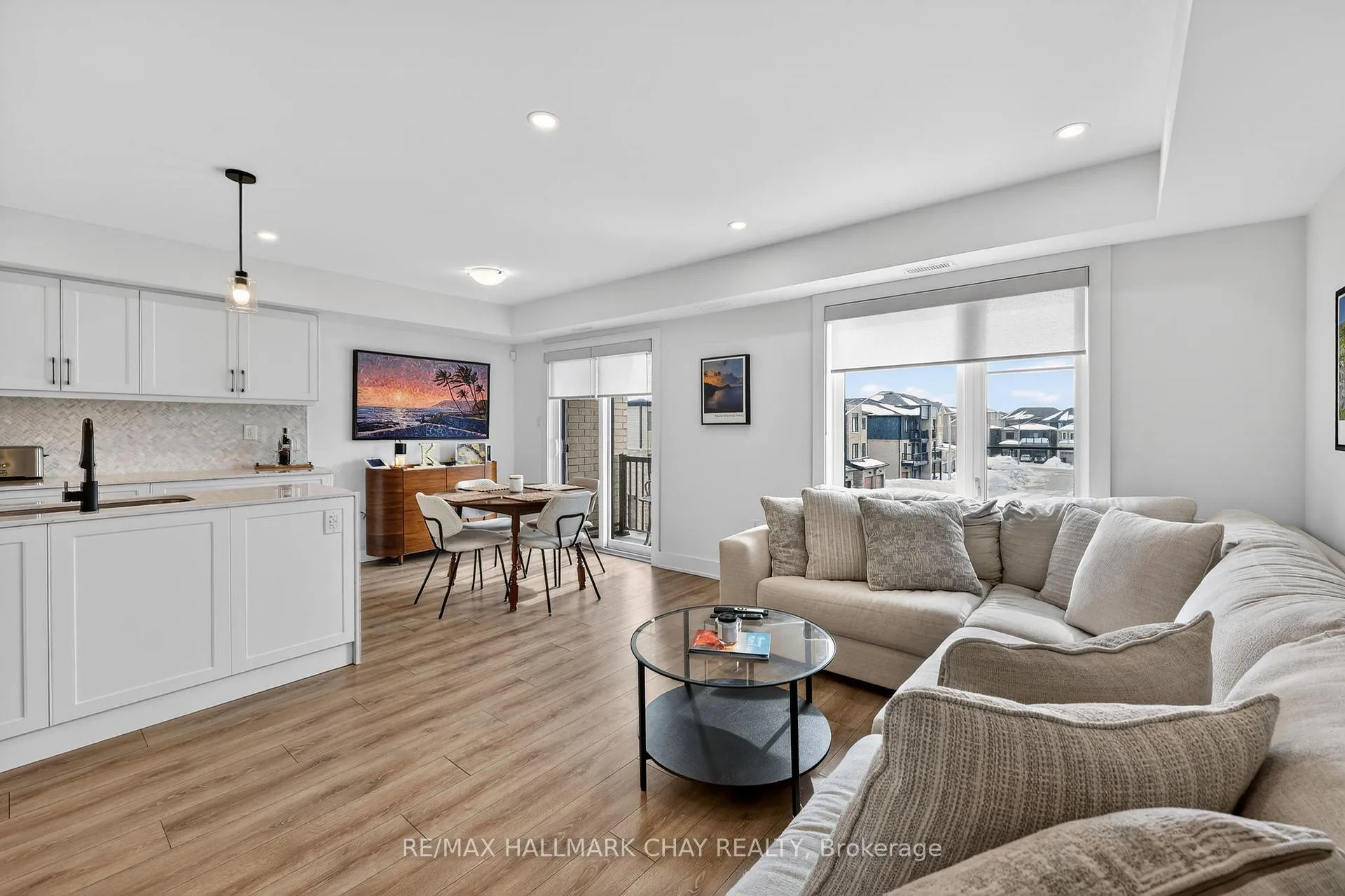 Photo 8 of Unit 9, 31 Pumpkin Corner Crescent, Barrie, Innis-Shore — HOMEH