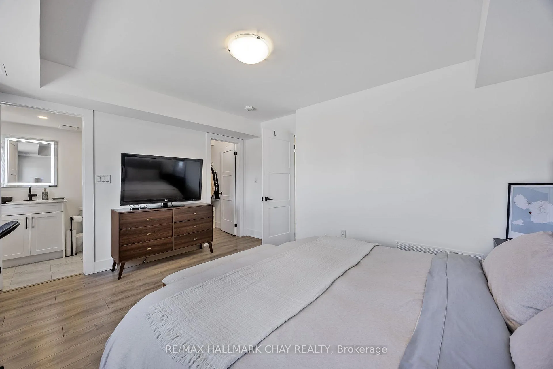 Photo 11 of Unit 9, 31 Pumpkin Corner Crescent, Barrie, Innis-Shore — HOMEH