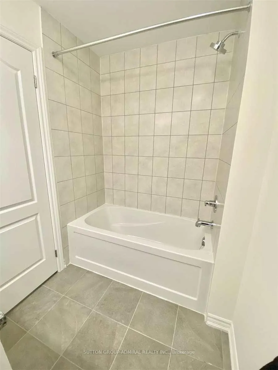 Photo 17 of 333 Danny Wheeler Boulevard, Georgina, Keswick North — HOMEH