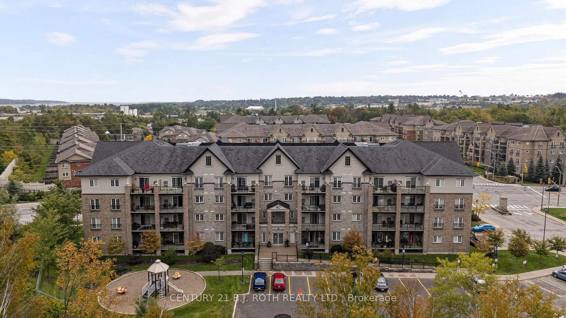 Front of Unit 204, 40 Ferndale Drive S