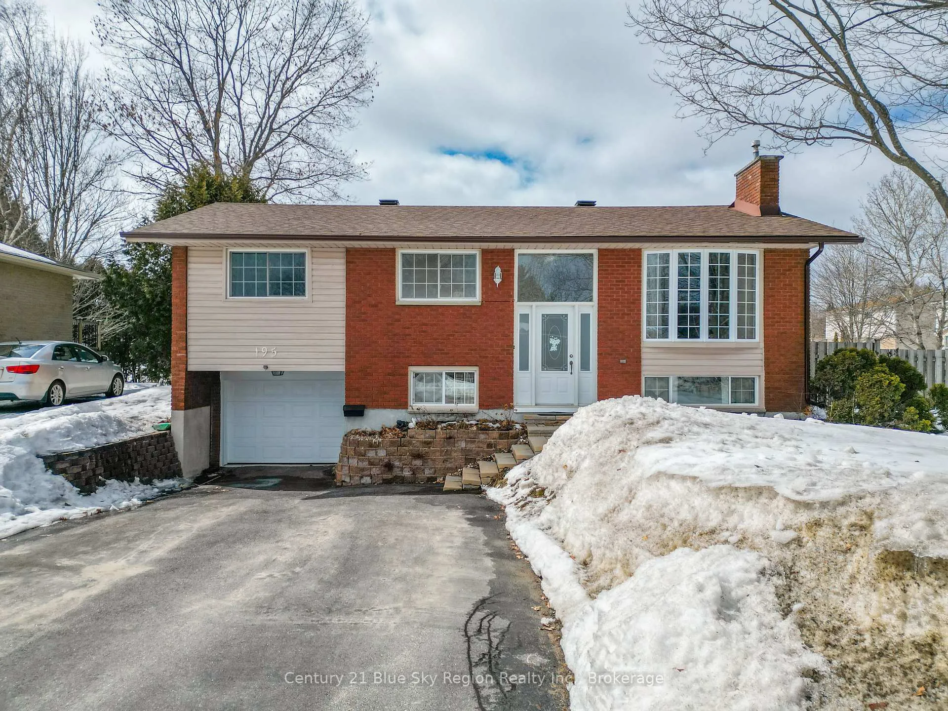 Photo 2 of 195 MacBeth Crescent, North Bay, Widdifield — HOMEH