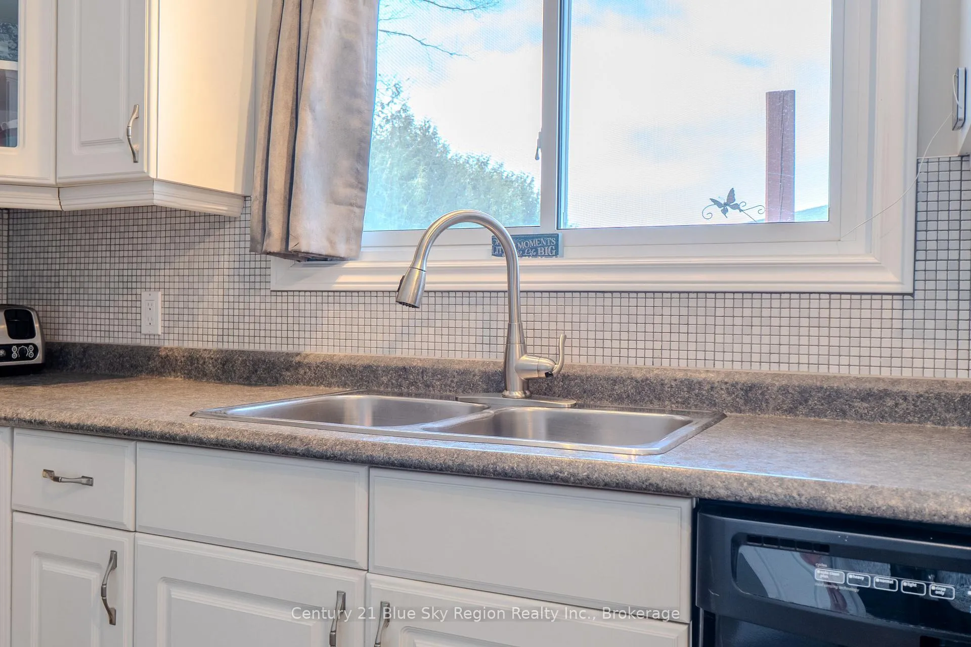 Photo 11 of 195 MacBeth Crescent, North Bay, Widdifield — HOMEH