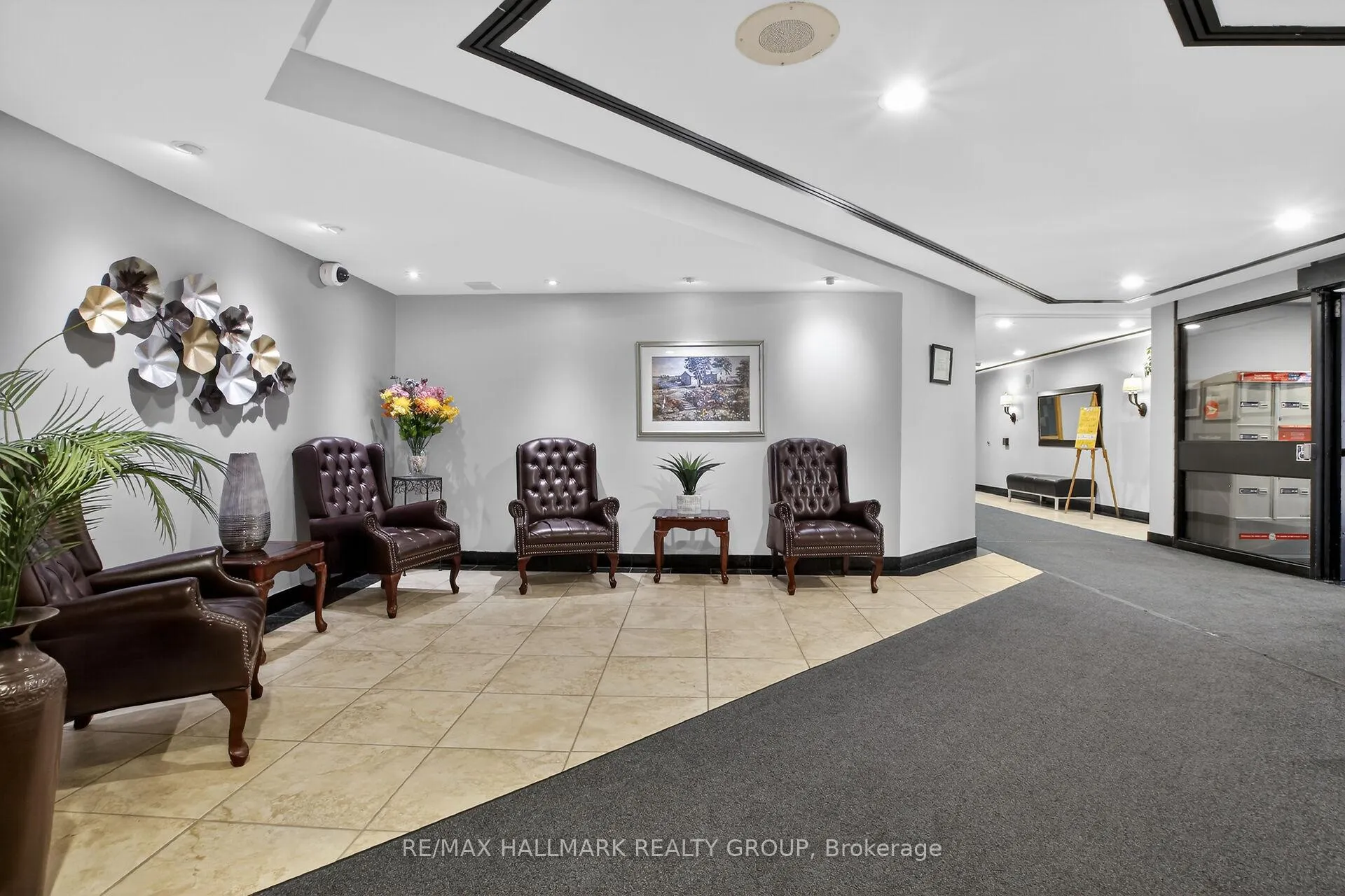 Photo 4 of Unit 305, 80 Sandcastle Drive, Ottawa, Leslie Park — HOMEH