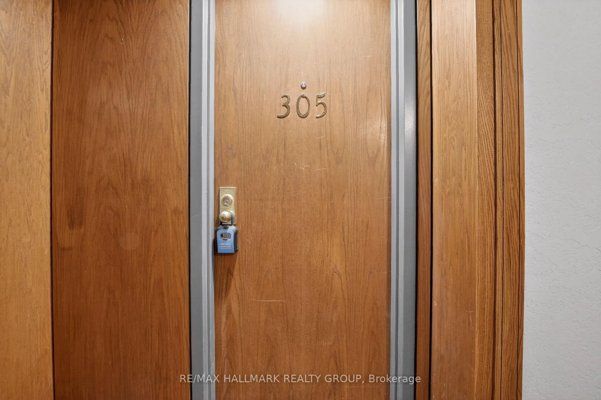 Photo 5 of Unit 305, 80 Sandcastle Drive, Ottawa, Leslie Park — HOMEH
