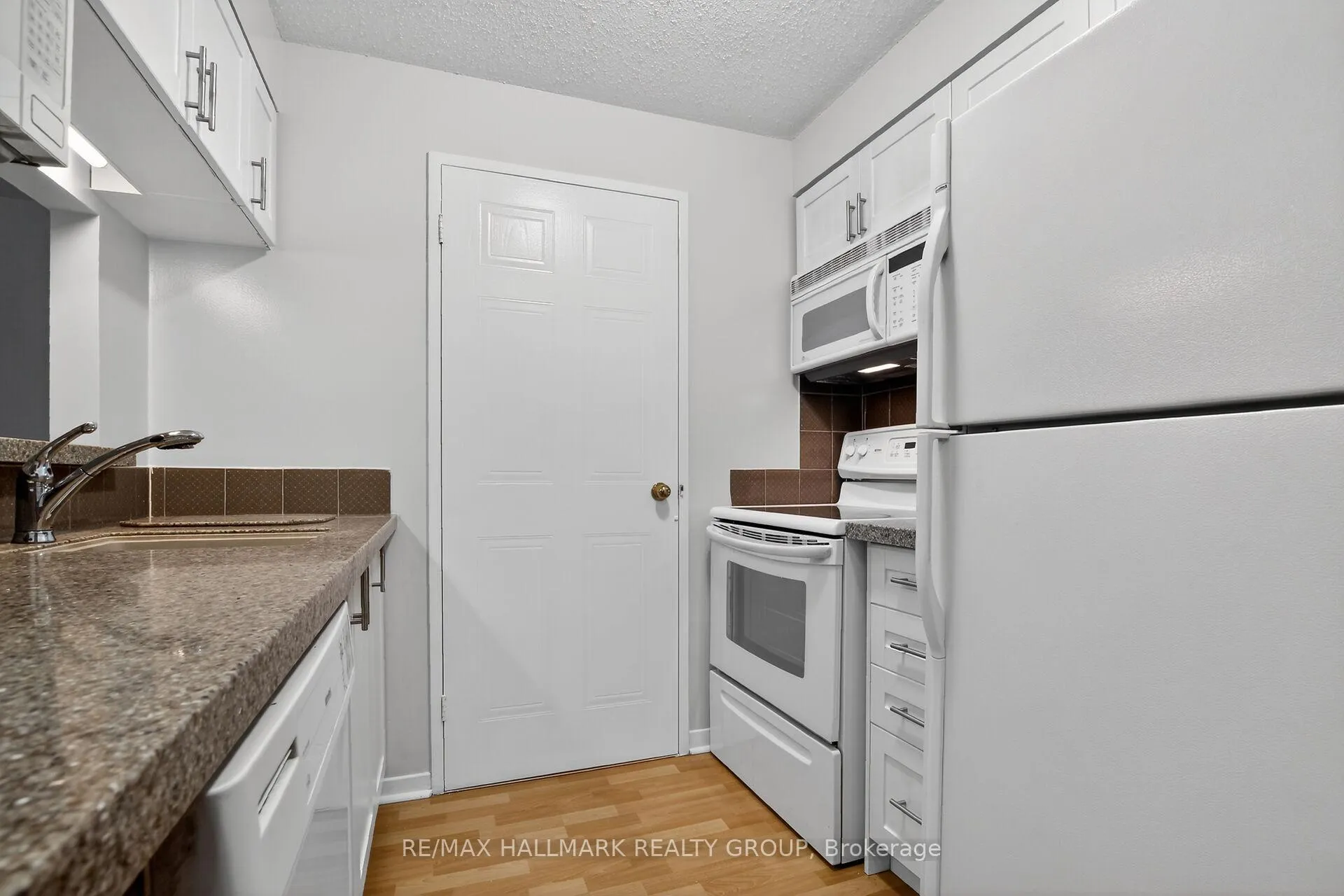 Photo 7 of Unit 305, 80 Sandcastle Drive, Ottawa, Leslie Park — HOMEH