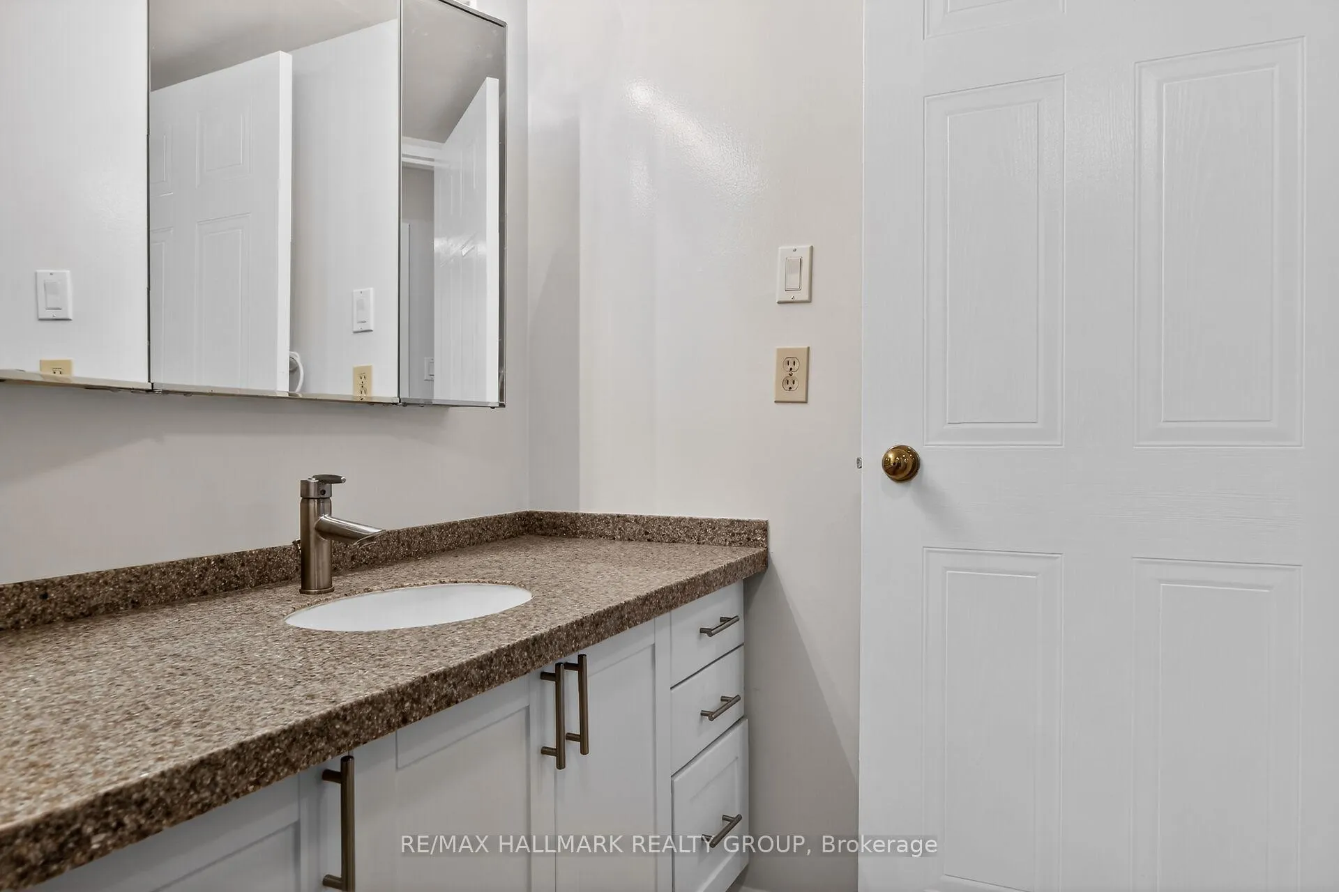Photo 21 of Unit 305, 80 Sandcastle Drive, Ottawa, Leslie Park — HOMEH
