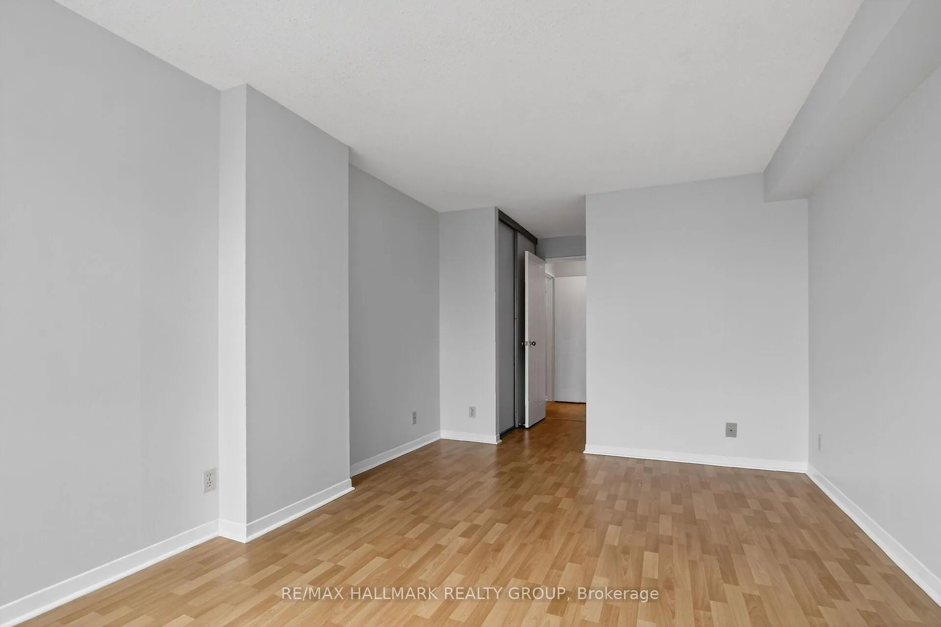 Photo 28 of Unit 305, 80 Sandcastle Drive, Ottawa, Leslie Park — HOMEH
