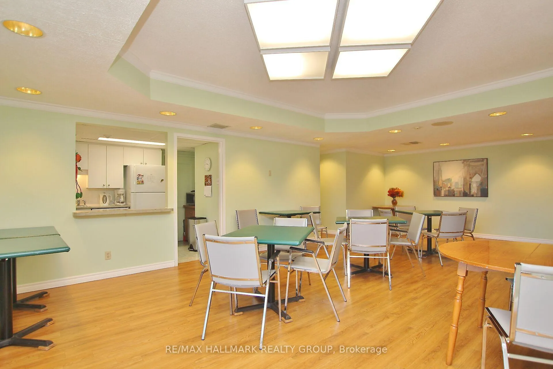 Photo 36 of Unit 305, 80 Sandcastle Drive, Ottawa, Leslie Park — HOMEH