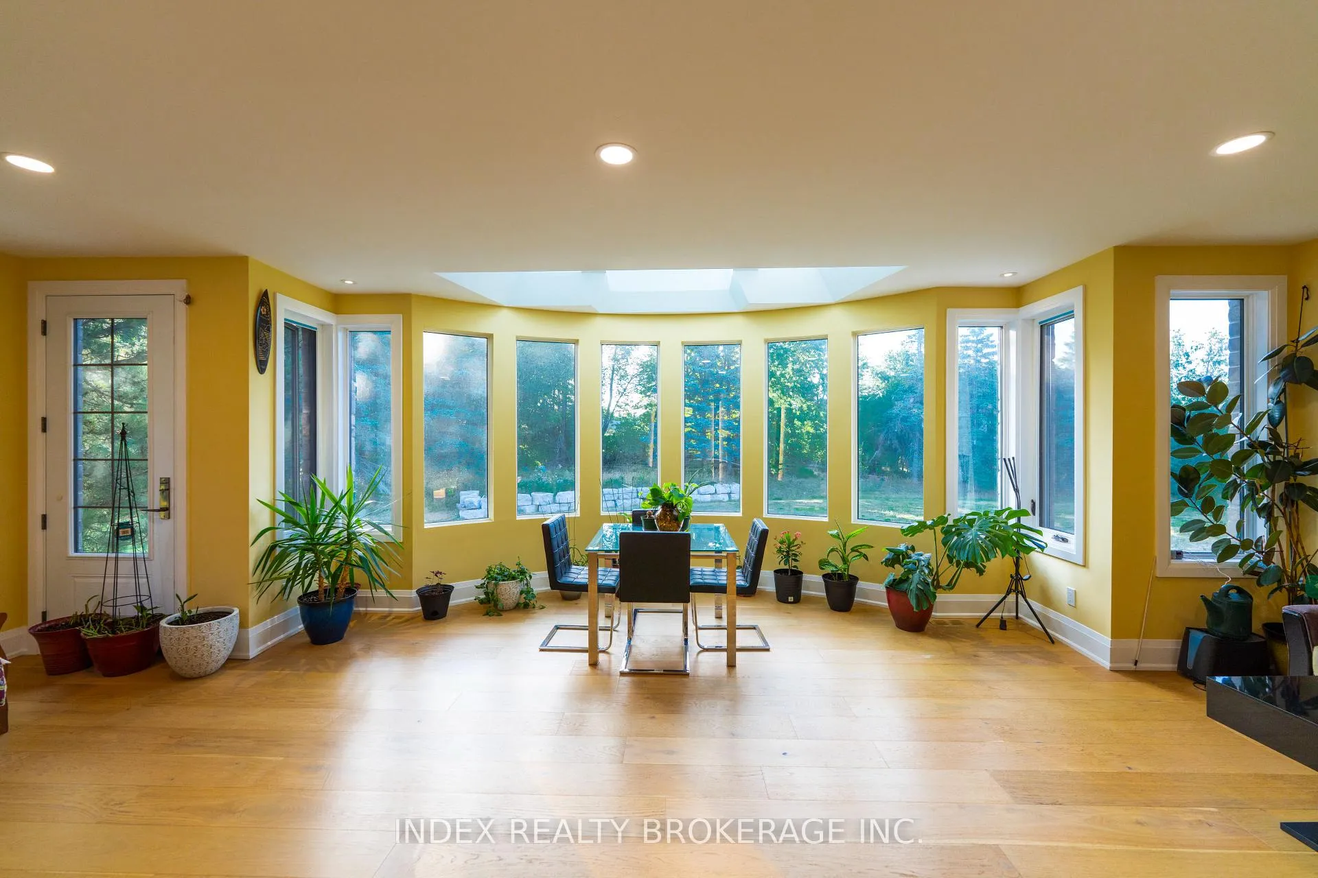 Photo 11 of 20 Glassford Court, Caledon, Caledon Village — HOMEH