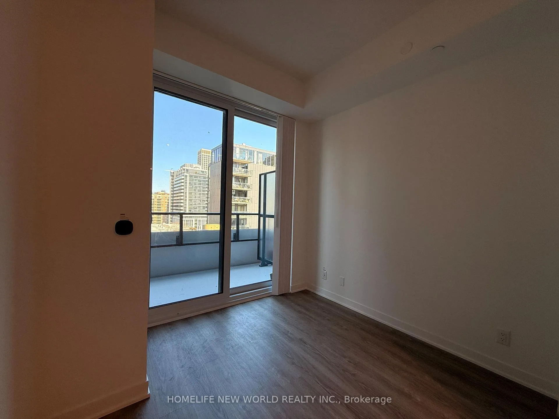 Photo 5 of Unit 1101, 180 Front Street E, Toronto, Moss Park — HOMEH