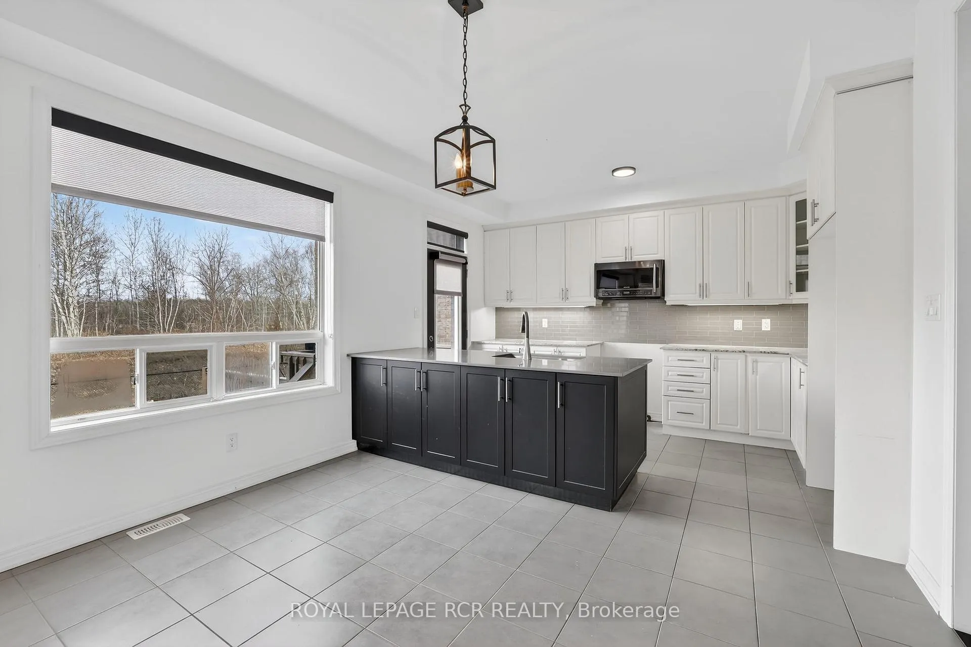 Photo 8 of 82 Lampkin Street, Georgina, Sutton & Jackson's Point — HOMEH