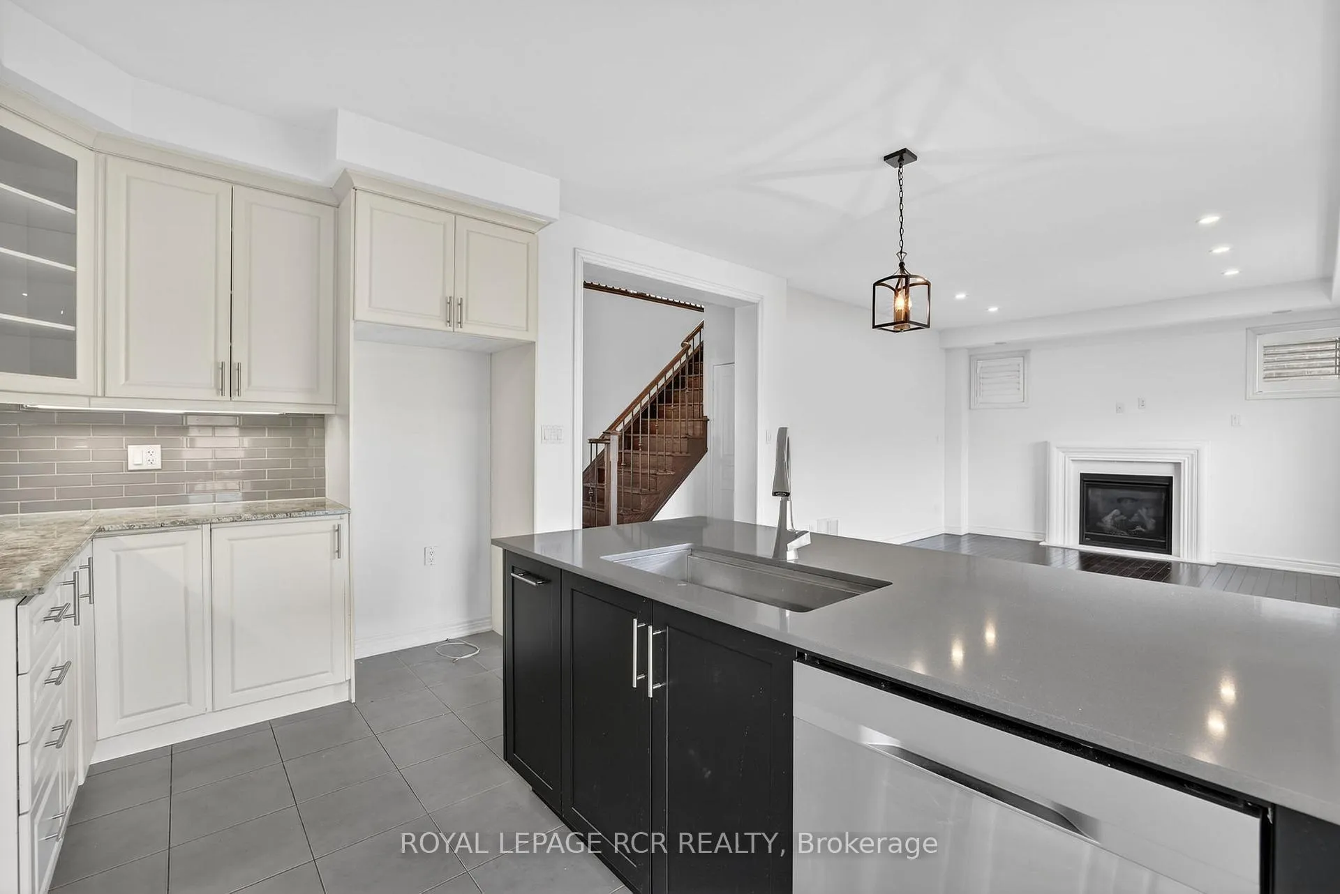Photo 13 of 82 Lampkin Street, Georgina, Sutton & Jackson's Point — HOMEH