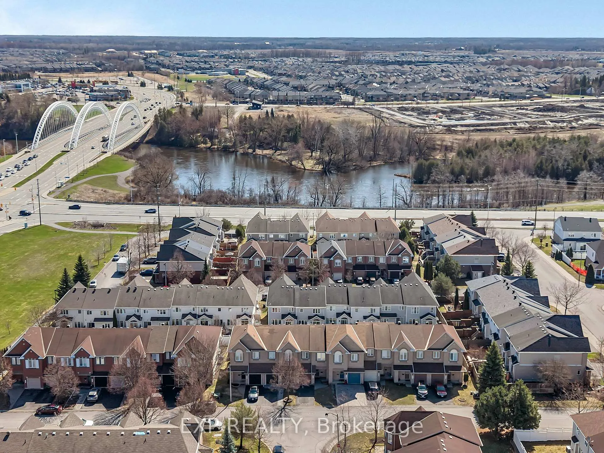 Photo 2 of 359 Bakewell Crescent, Ottawa, Barrhaven - Strandherd — HOMEH