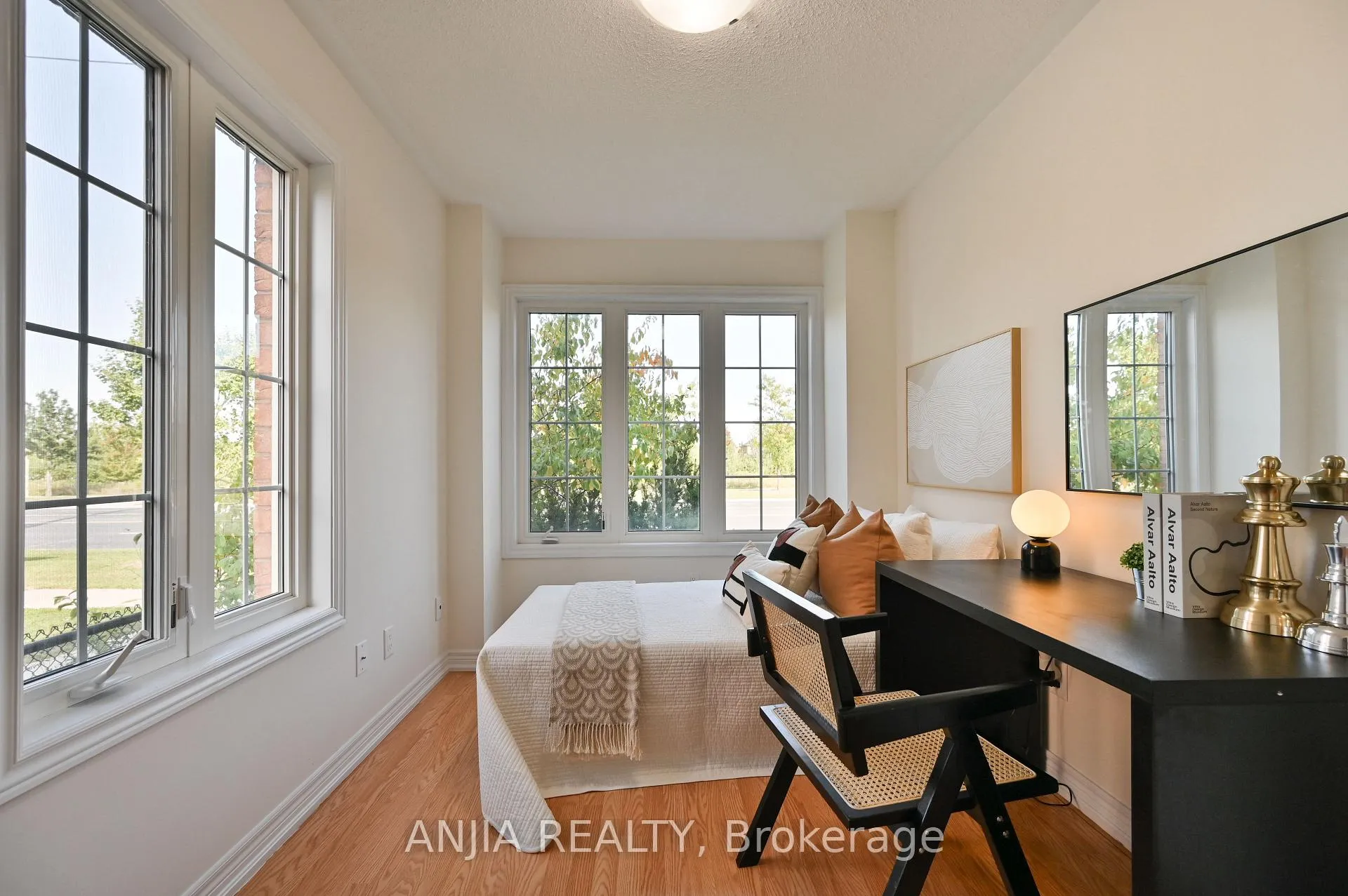 Photo 5 of 9964 Mccowan Road, Markham, Berczy — HOMEH
