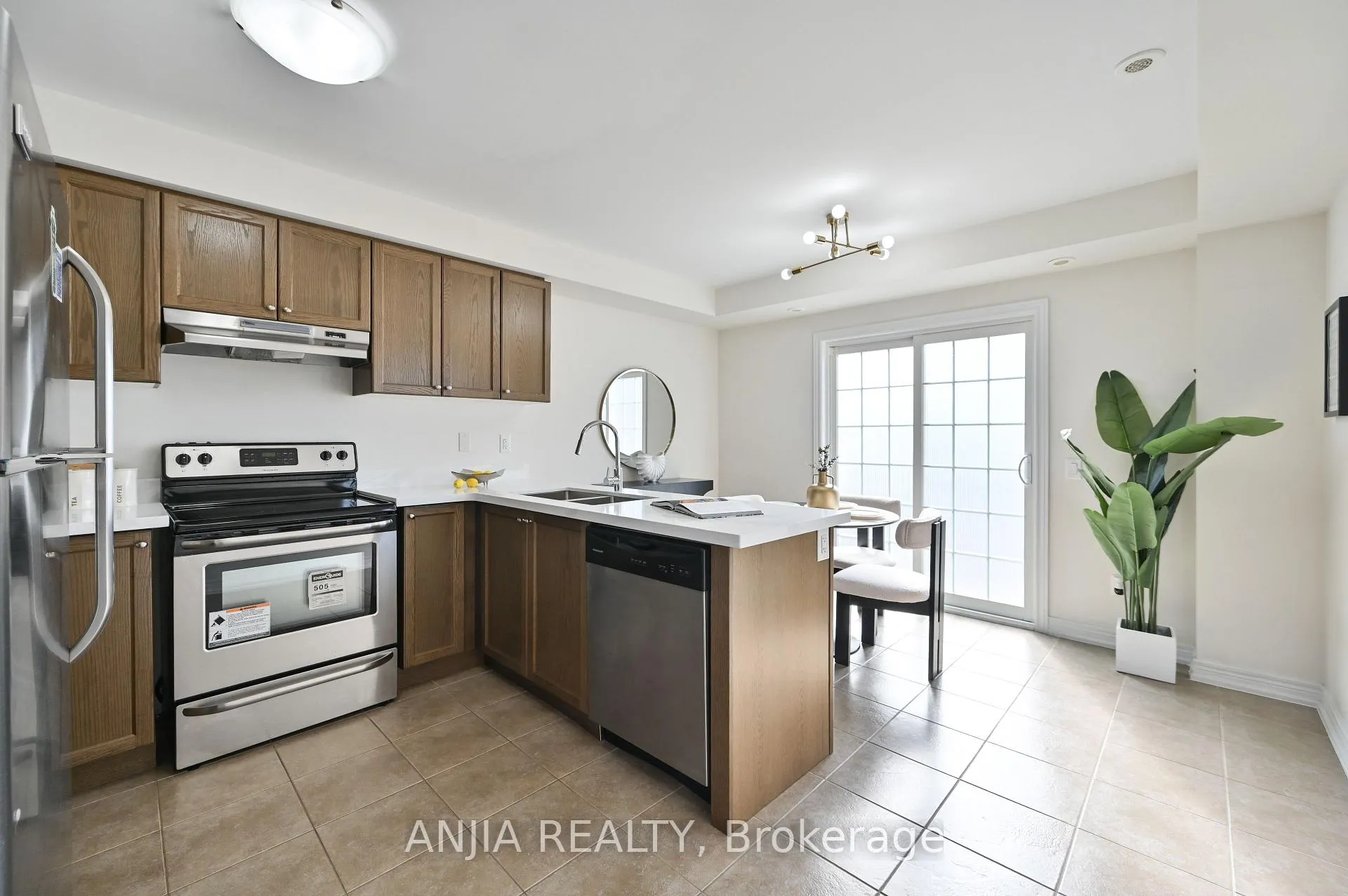 Photo 16 of 9964 Mccowan Road, Markham, Berczy — HOMEH