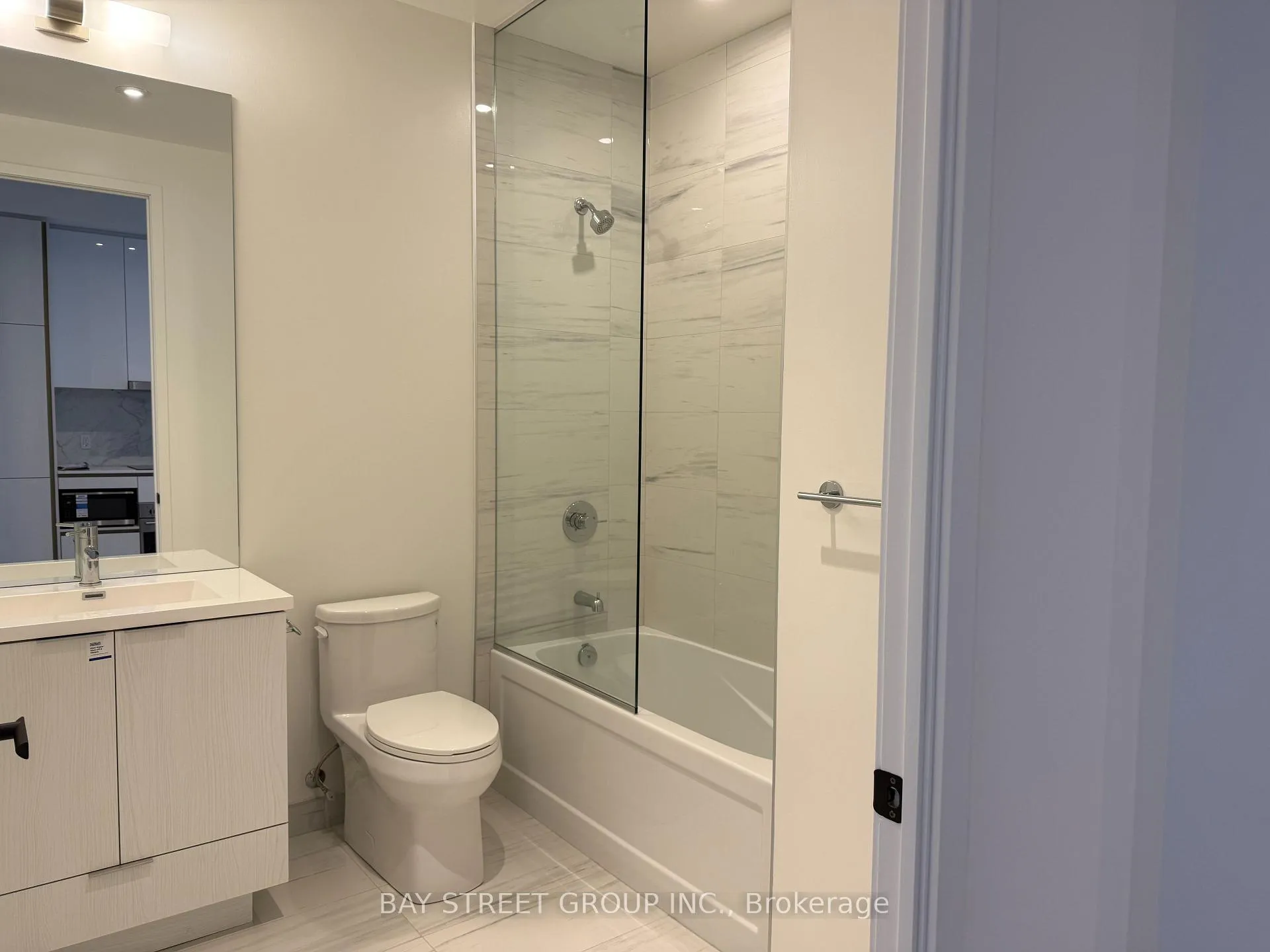 Photo 4 of Unit 612, 8 interchange Way, Vaughan, Vaughan Corporate Centre — HOMEH