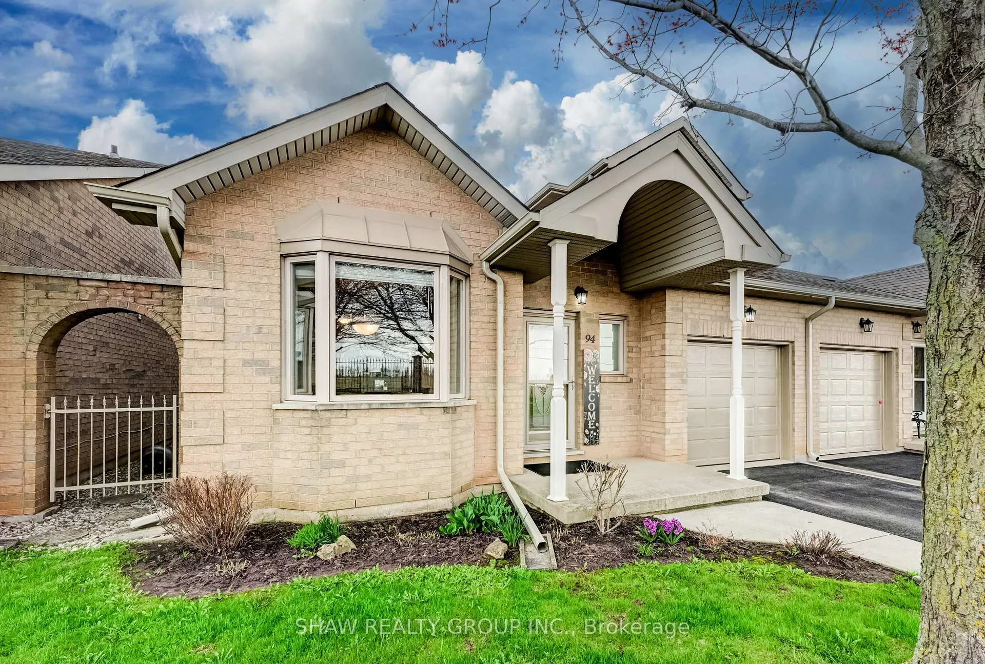 Photo 2 of Unit 44, 94 Greentrail Drive, Hamilton, Twenty Place — HOMEH