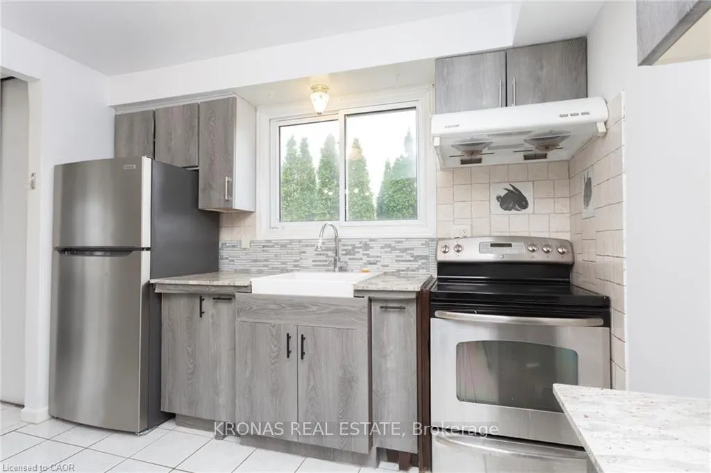 Photo 4 of 2303 Malcolm Crescent, Burlington, Brant Hills — HOMEH