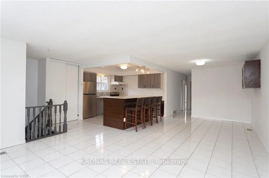 Photo 5 of 2303 Malcolm Crescent, Burlington, Brant Hills — HOMEH