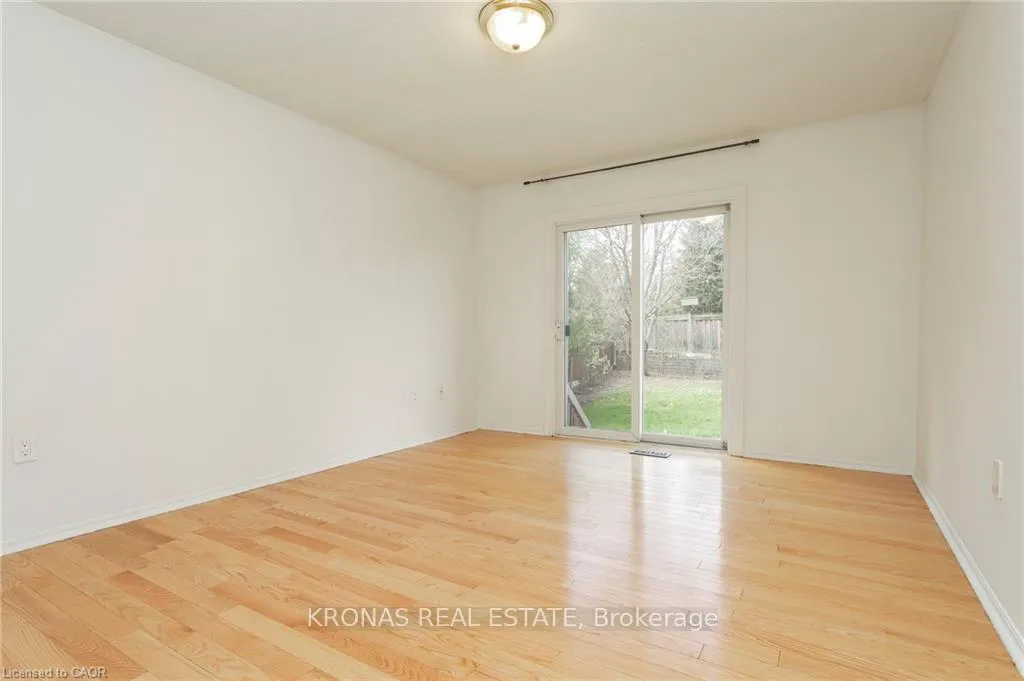 Photo 7 of 2303 Malcolm Crescent, Burlington, Brant Hills — HOMEH