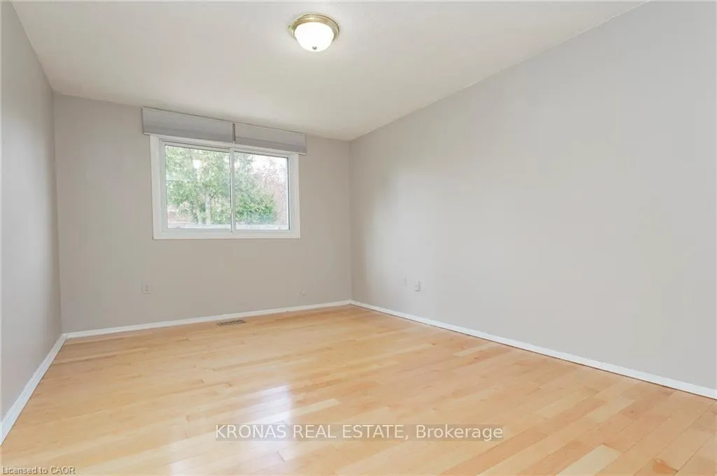 Photo 9 of 2303 Malcolm Crescent, Burlington, Brant Hills — HOMEH